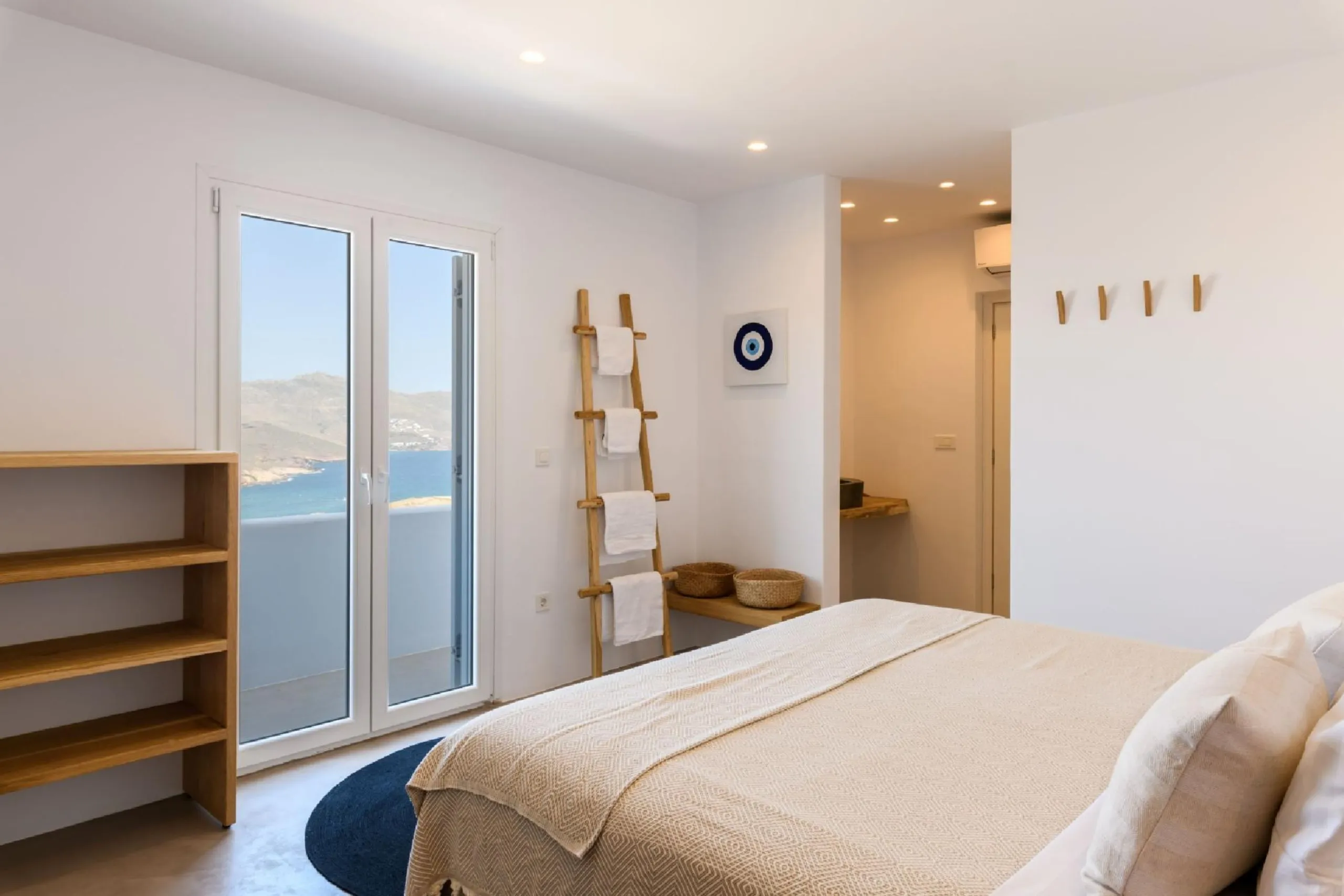 Mykonos Greek Style Villa with Stunning Sea Views — photograph 10