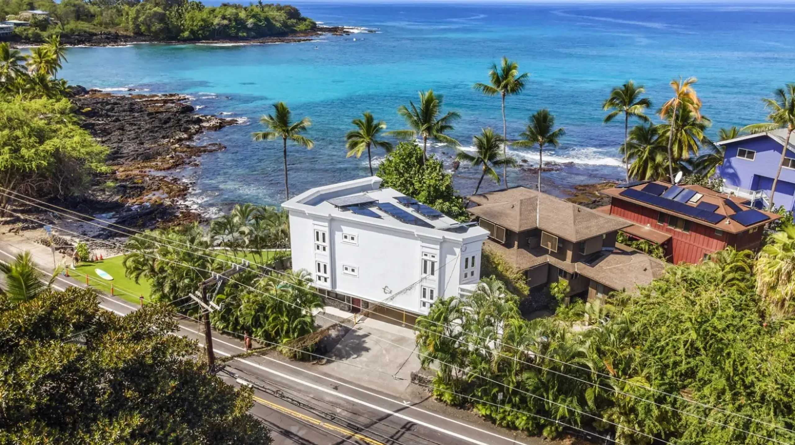Kona Luxury View Estate with Coastline Views and Easy Walk to the Surf — photograph 3
