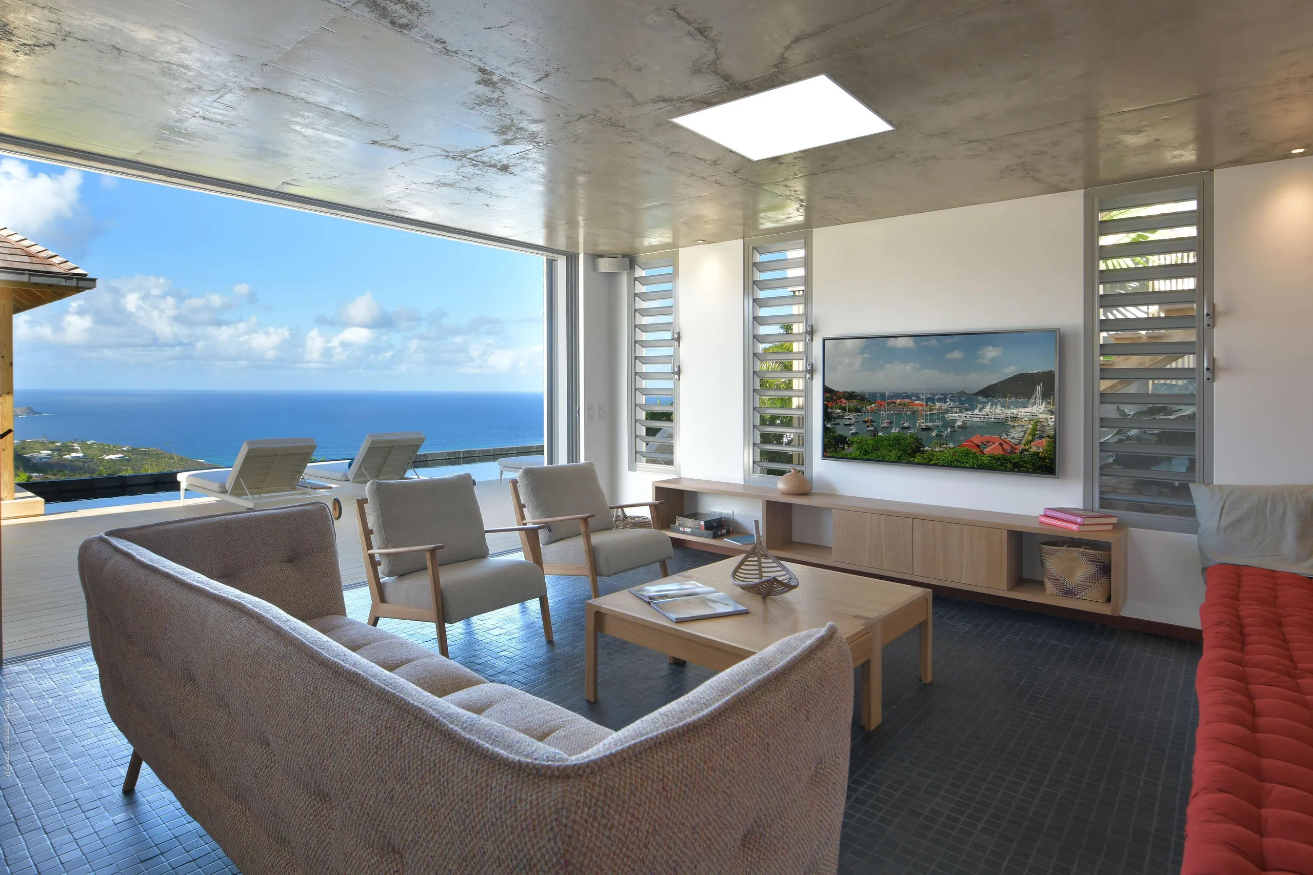 Calming Modern Styled Villa with Heated Pool, Jacuzzi and Stunning View of the Caribbean Sea — photograph 12