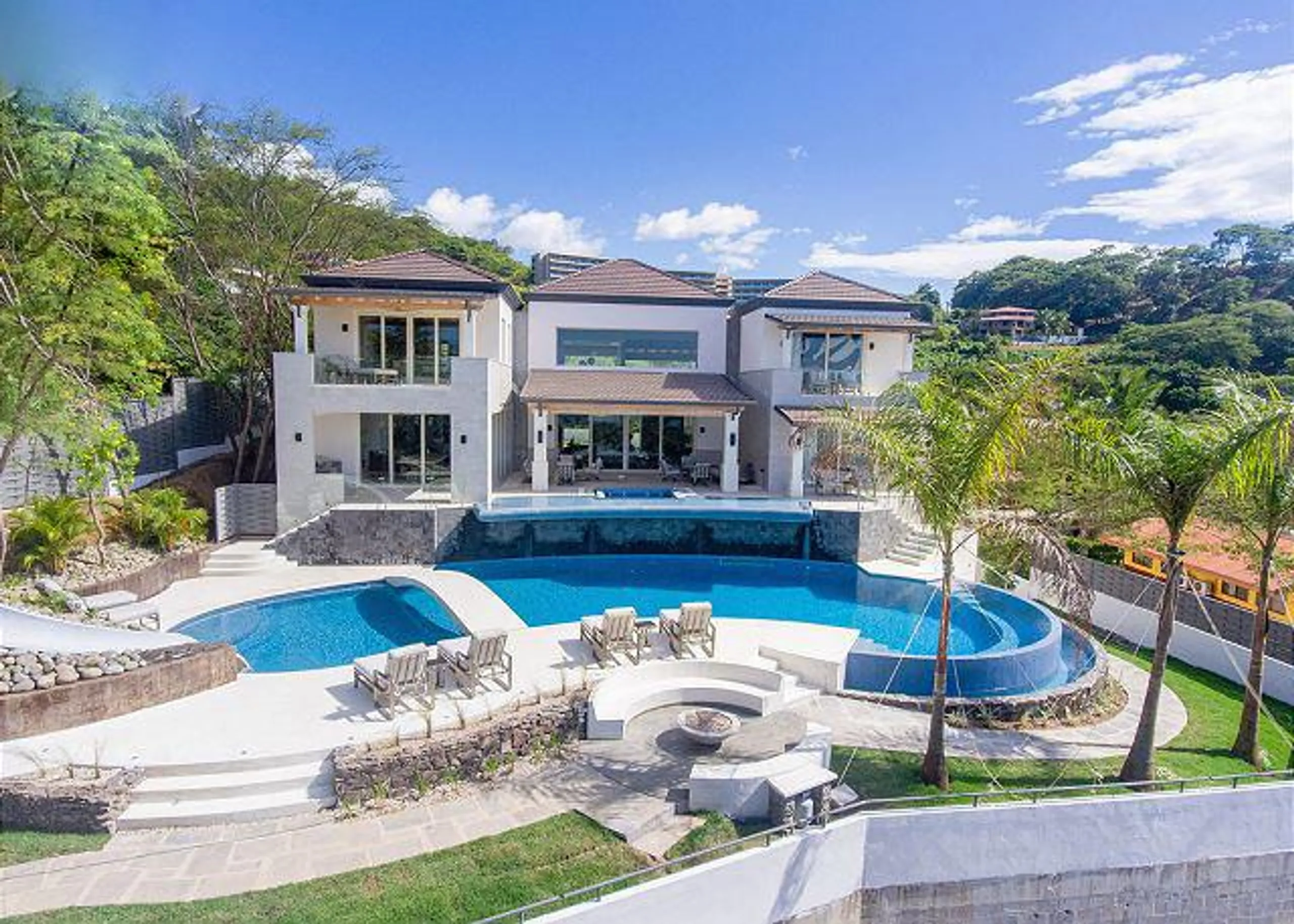Villa setting in Tamarindo