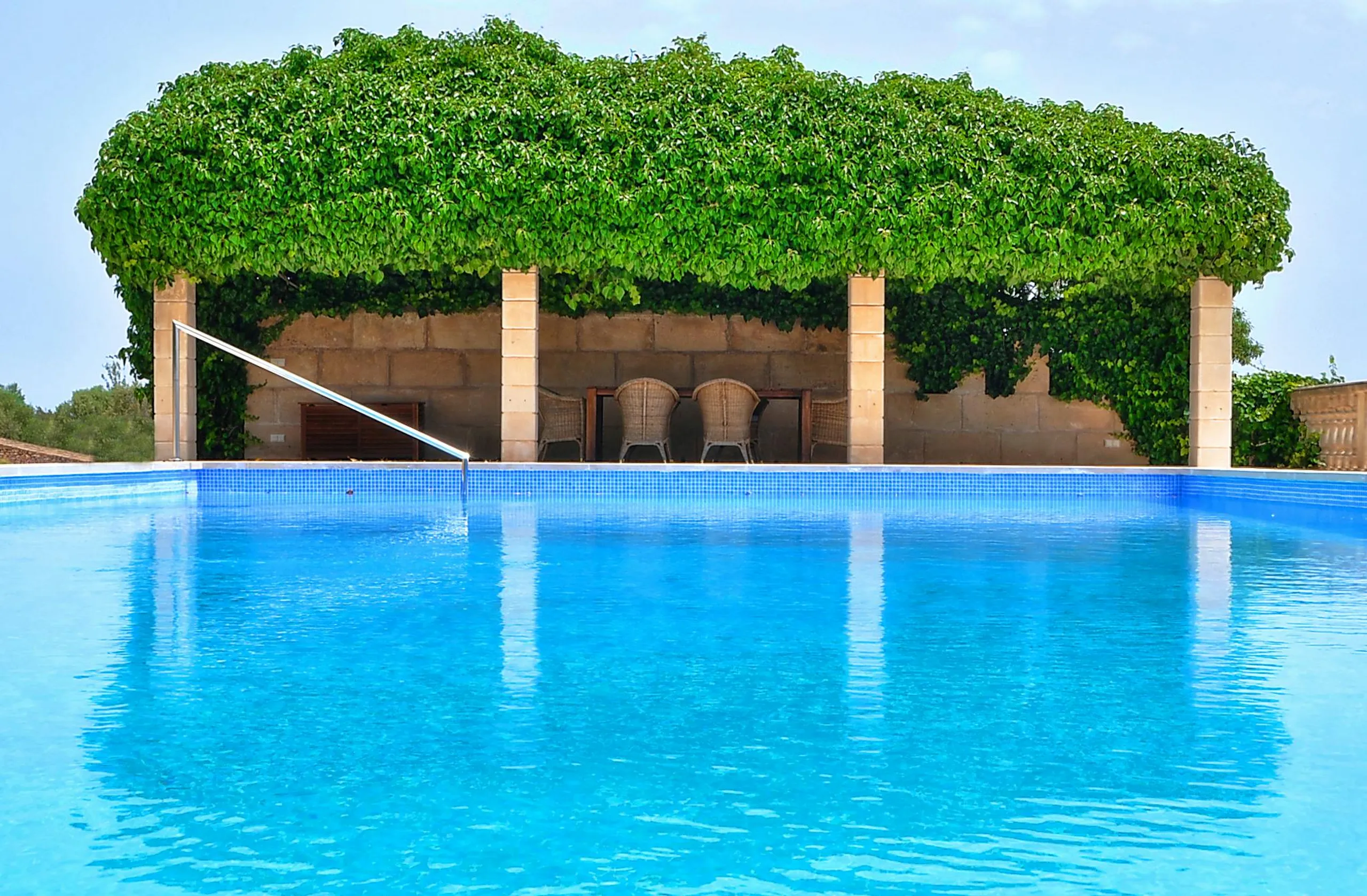Sophisticated Spanish Villa with Private Pool and Ocean Views — photograph 5