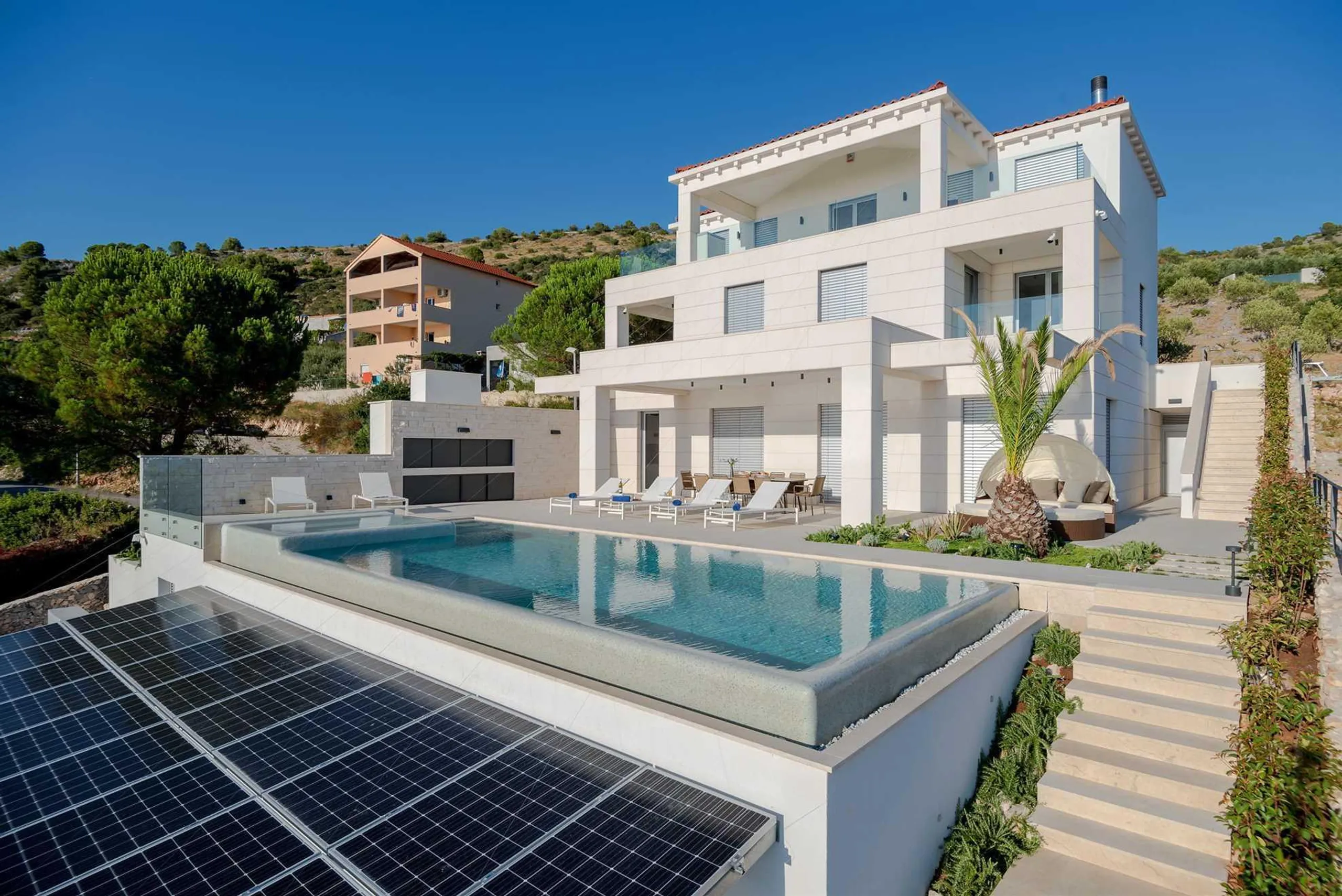 Luxury Villa with Infinity Pool and Breathtaking Panorama of Rogoznica's Peninsula — photograph 5