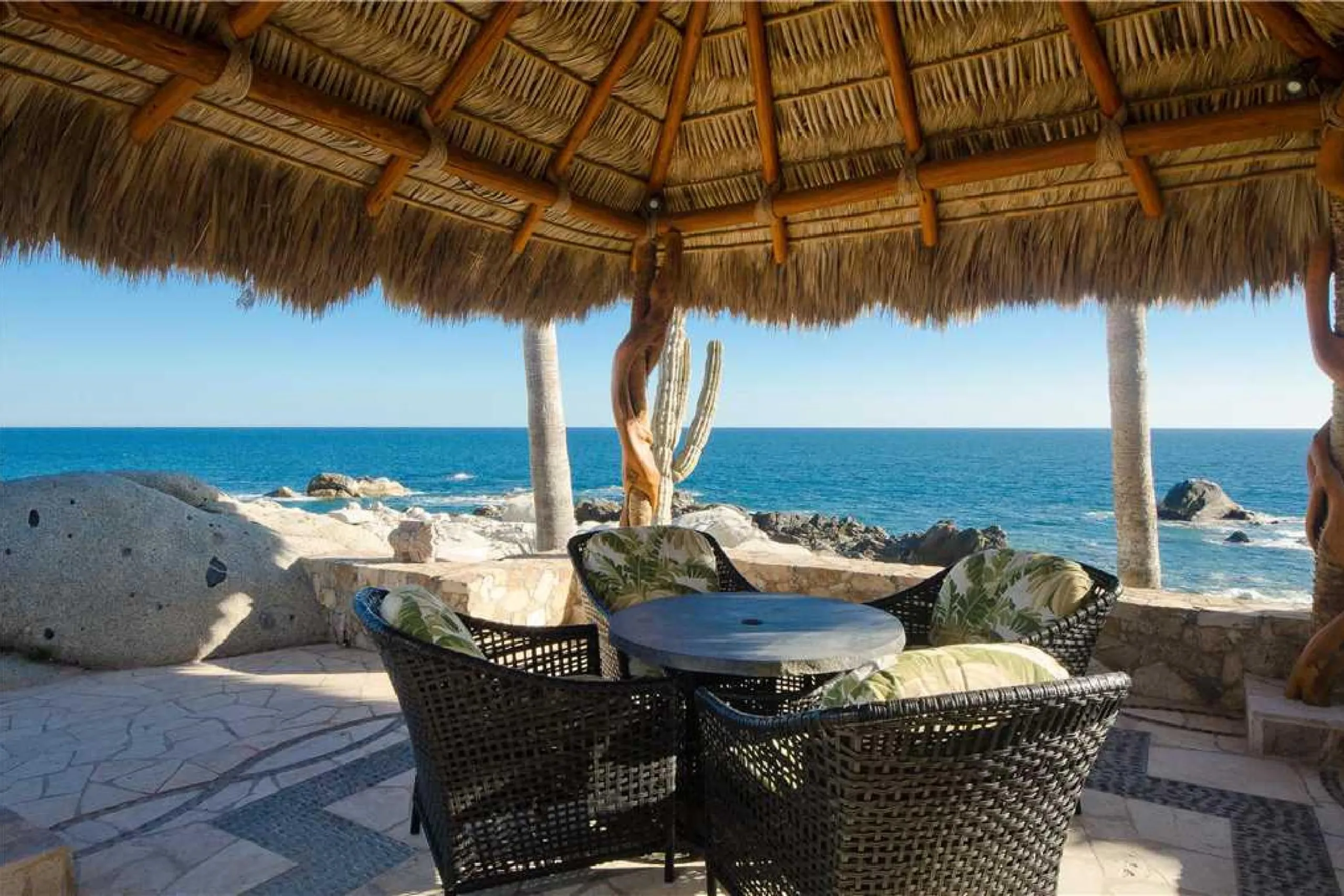 Lavish Waterfront Luxury Retreat in Punta Ballena with Private Pool and Walk to Beach — photograph 11