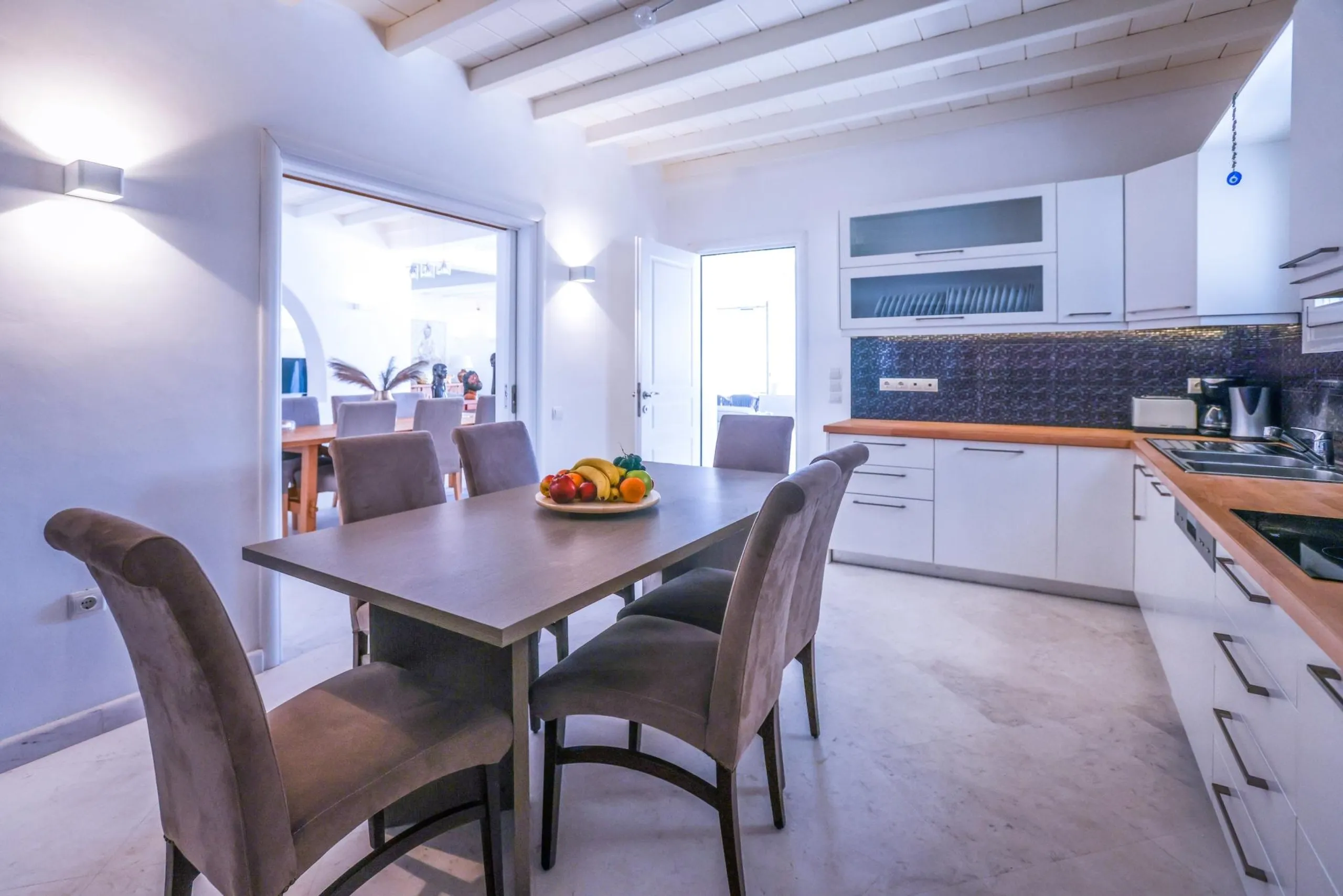 Glorious Mykonos Retreat with Private Pool — photograph 11