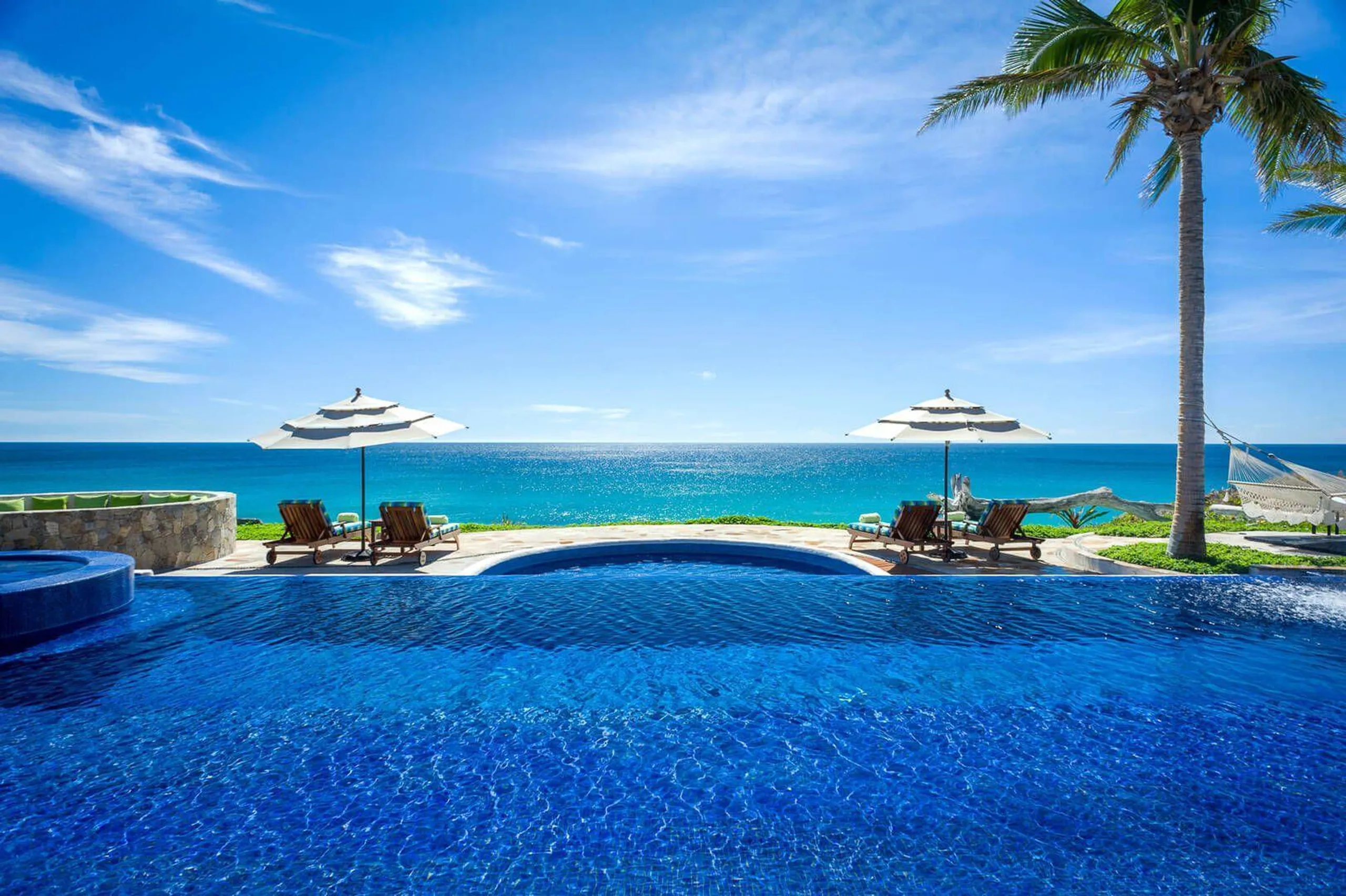 Puerto Los Cabos Architectural Estate with Infinity Pool and Sweeping Ocean Views — photograph 2
