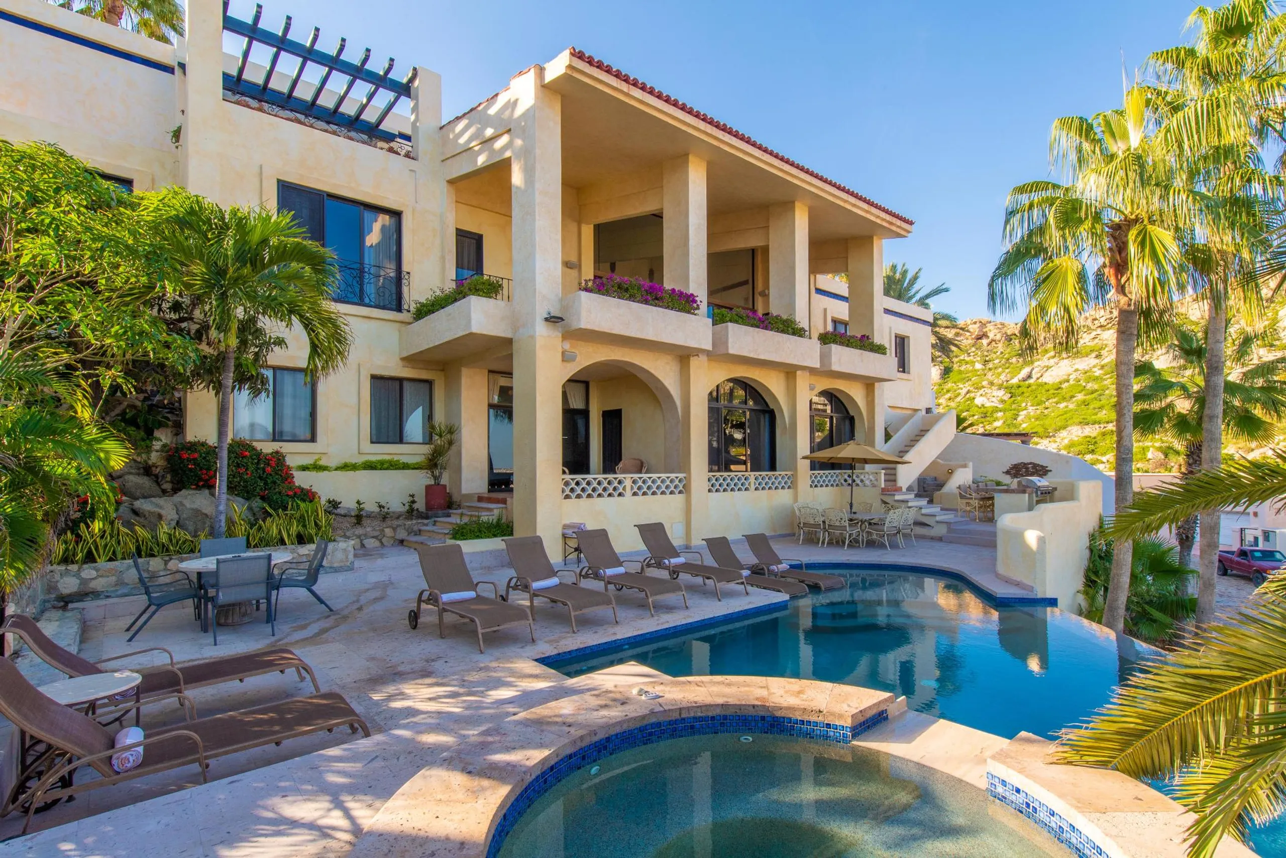 Majestic Ocean View Villa with Infinity Pool, Cabo San Lucas