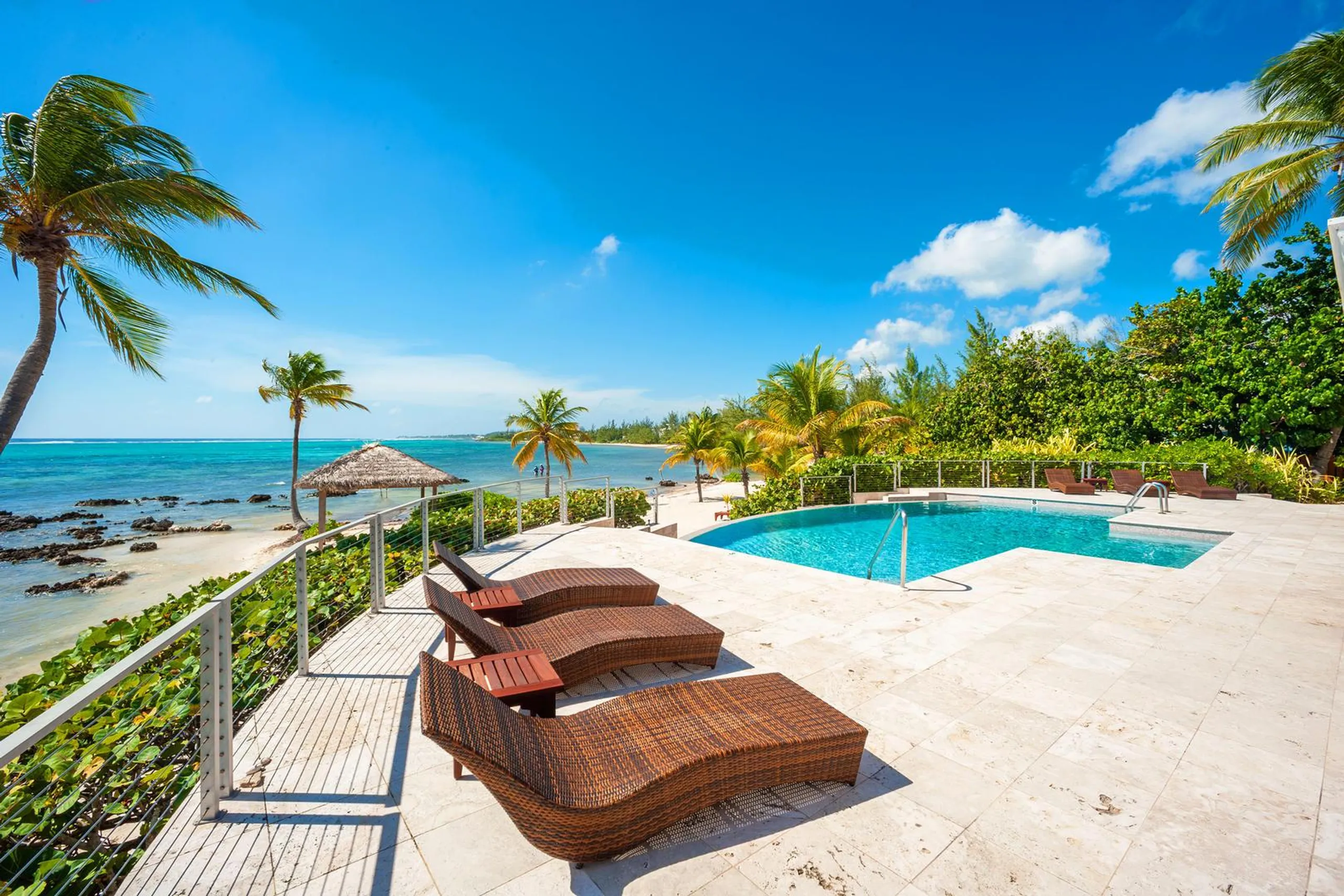 Pristine Pease Bay Estate with Invigorating Pool, Tennis Court, and Walks to Beach — photograph 4