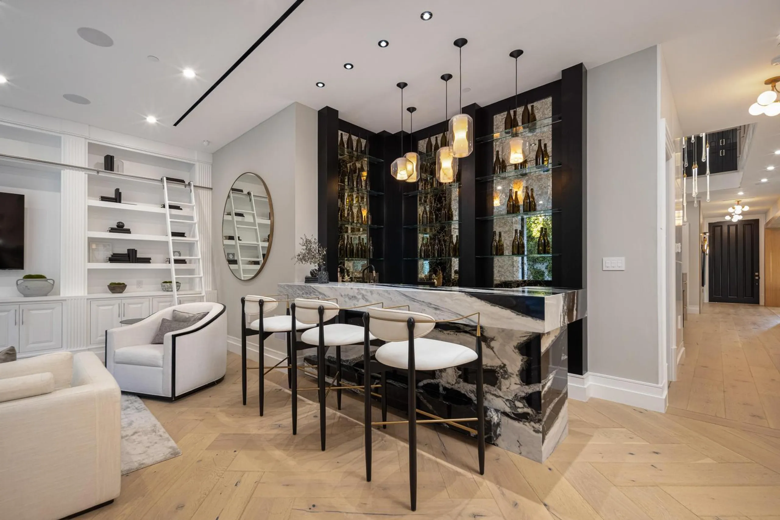 Modern West Hollywood Estate with Incredible Pool — photograph 6