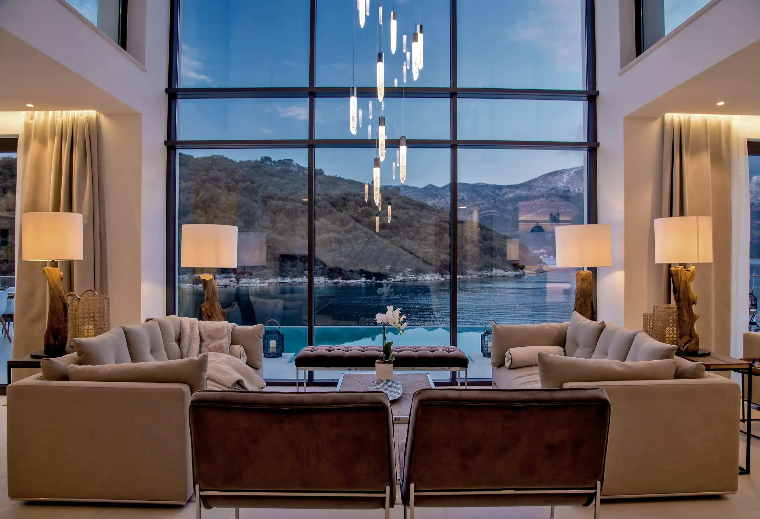 Grand Intense Villa with High End Beachfront — photograph 12