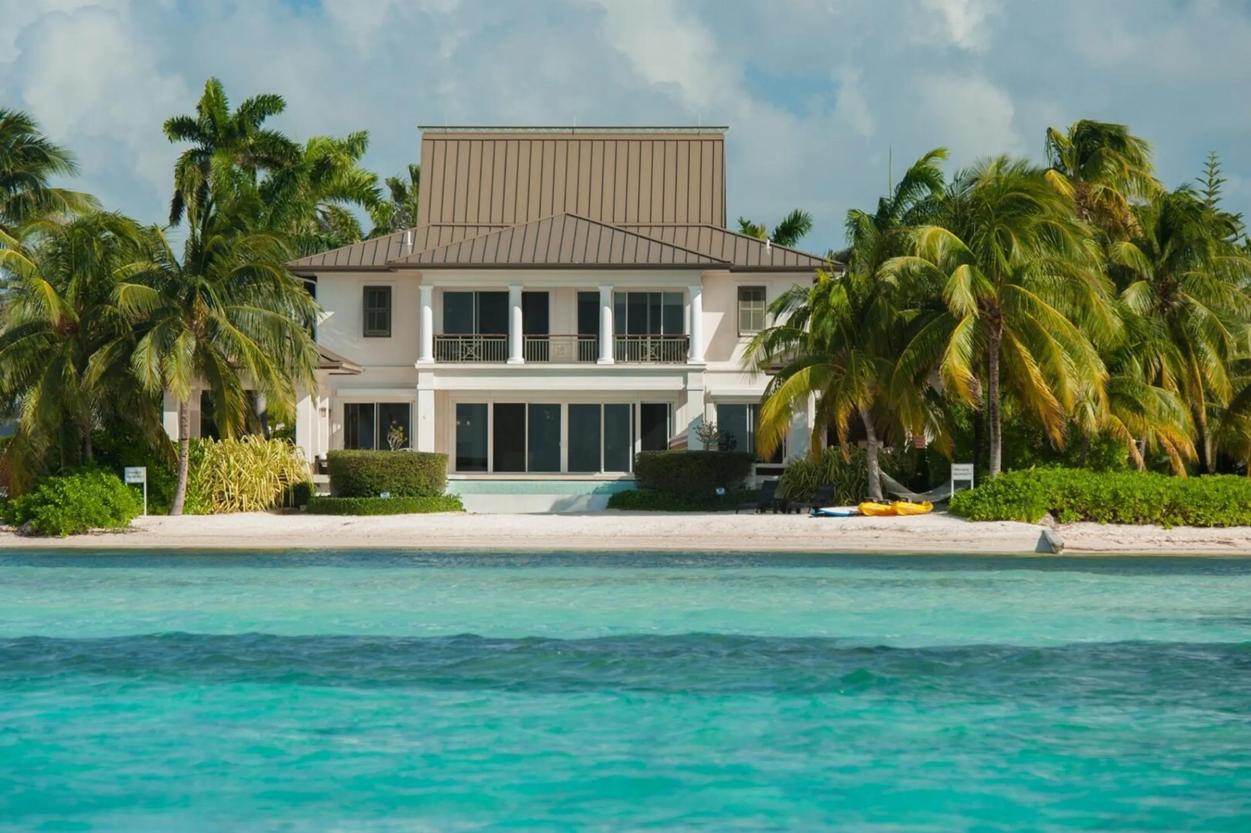 Oceanfront Caribbean Villa with Infinity Pool & Rum Point Access — photograph 3