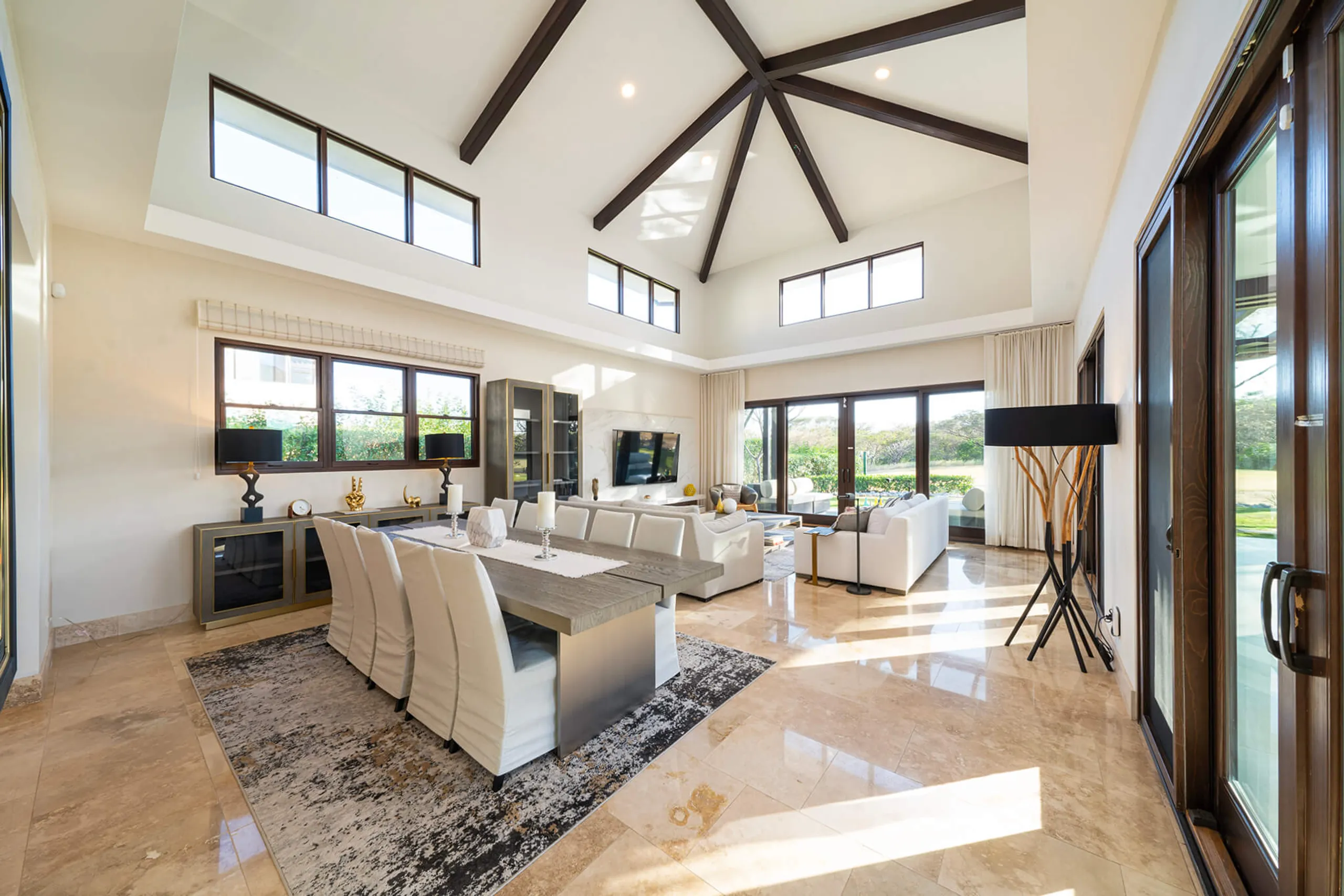 Elegant Hacienda Pinilla Villa with Private Pool, Beach Access, and Golf Course Views — photograph 8