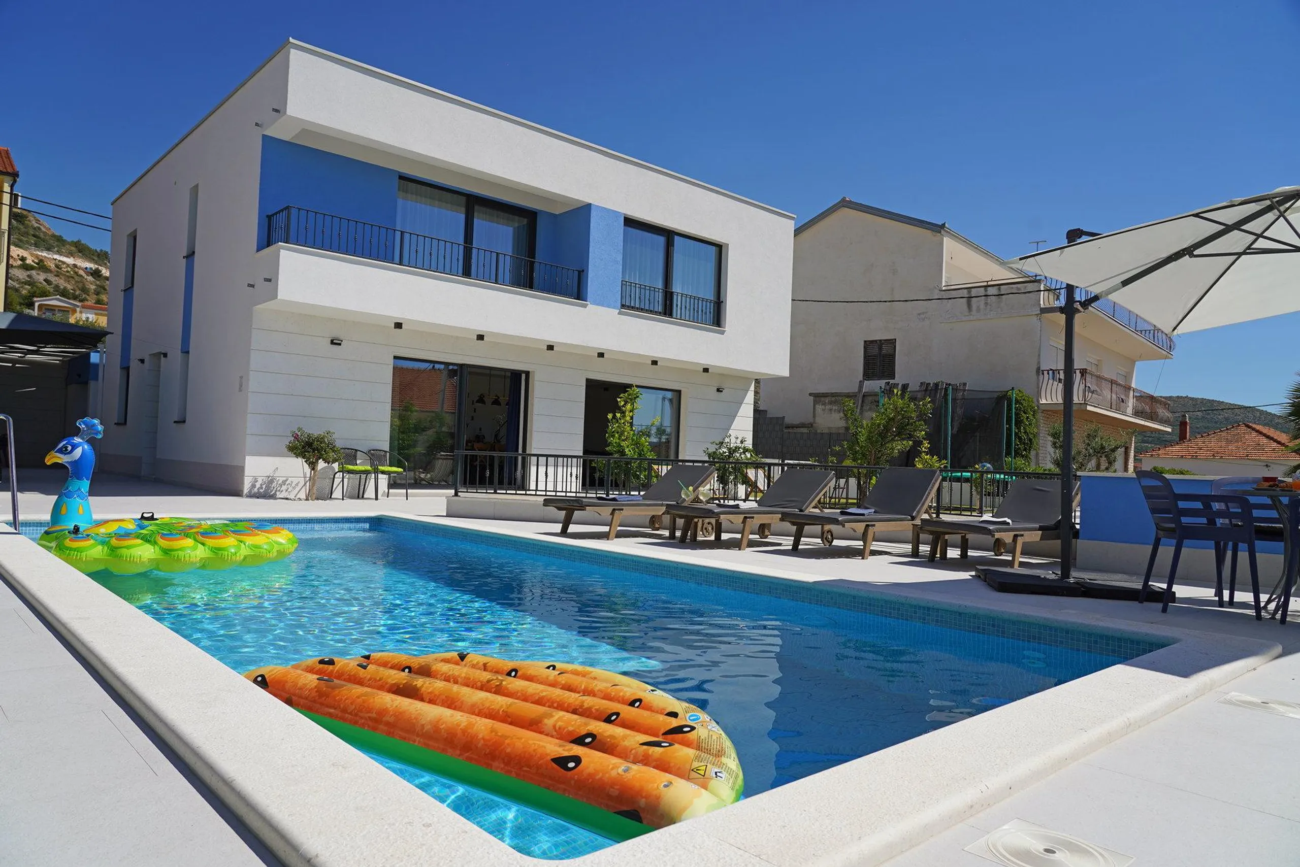 Phenomenal Modern Villa with Pool, Garden and Sea Views, Seget Donji