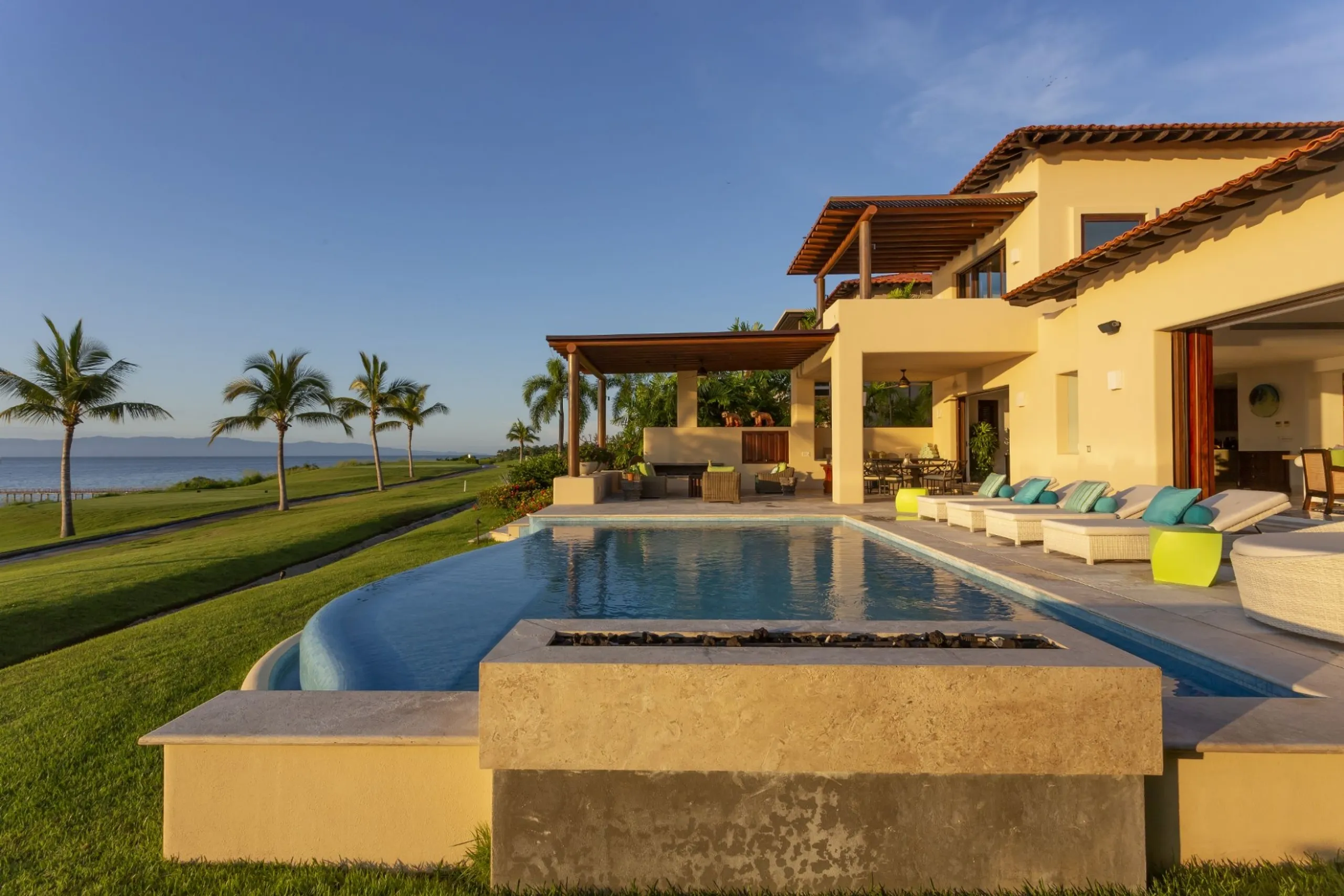 Breathtaking El Encanto Villa in Punta Mita with Private Pool, Ocean Views & Golf Course Access — photograph 6