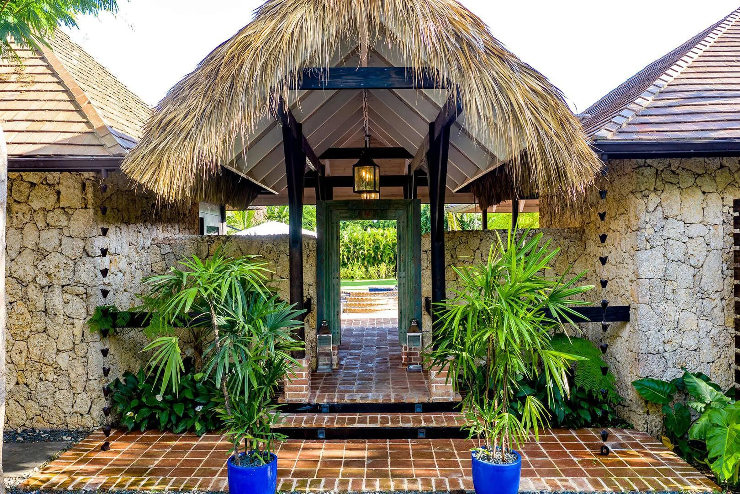 Casa de Campo's Dominican Styled with a Blend of Tropical Villa with Country Club Access — photograph 3