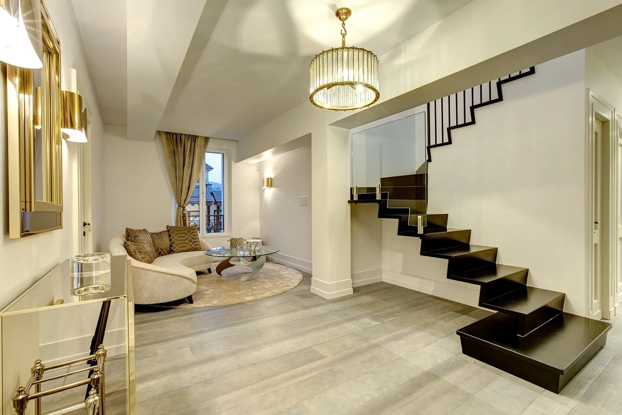 Exceptional 439m² Art Deco Penthouse in Chamonix with Roof Terrace & Mont Blanc Panorama — photograph 6