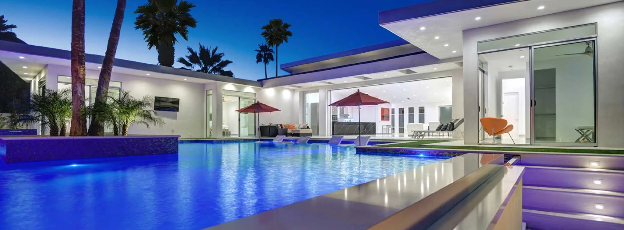 Brand-New Palm Springs Movie Colony Estate  with Resort-Style Pool and Mountain Views — photograph 2