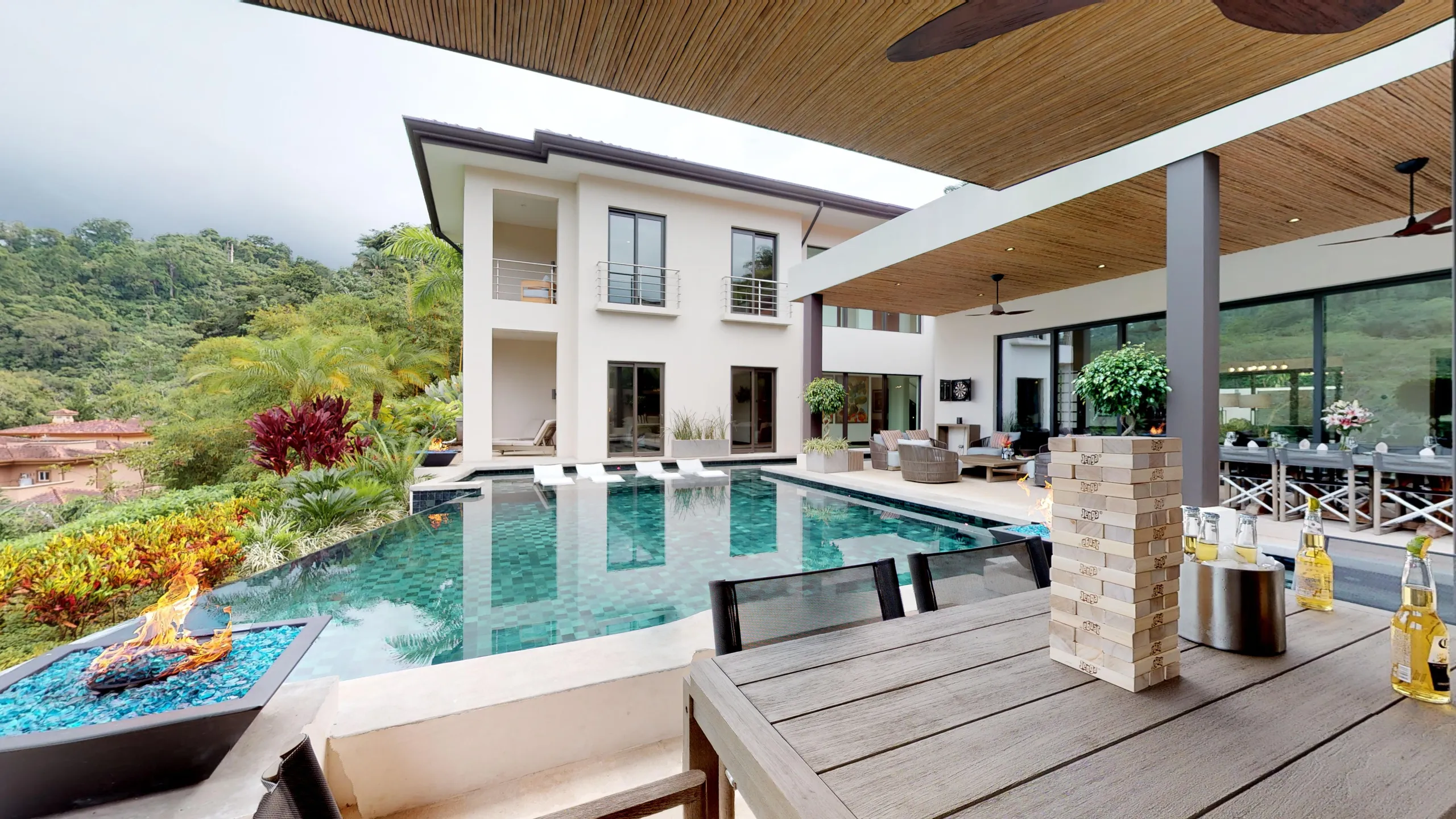 Tropical Paradise Villa with Private Infinity Pool, Heated Jacuzzi and Stunning Views, Los Suenos