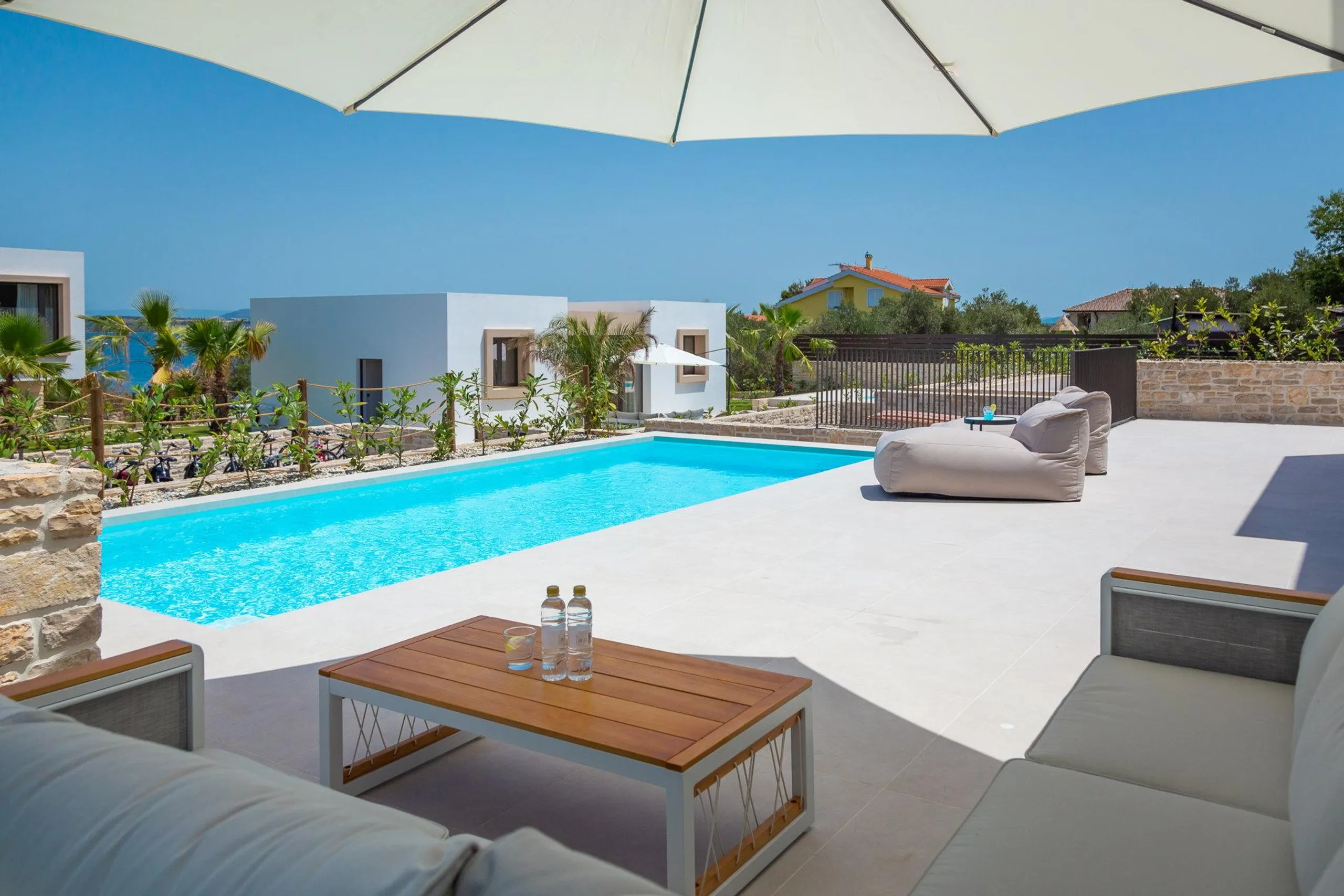 High-end Villa with Pool and Endless Sea View on the Horizon — photograph 8