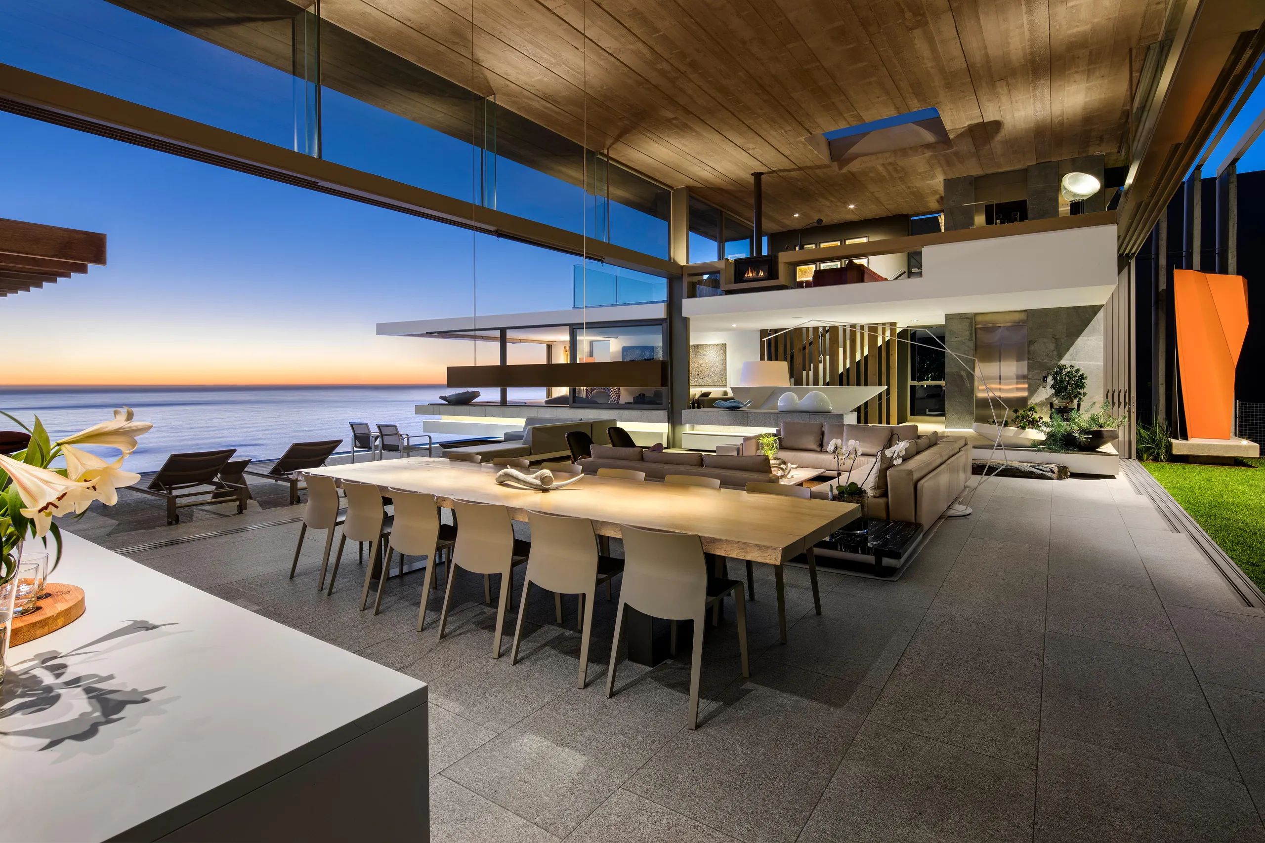 Modern Contemporary Ultra Villa with Glass-Floored Bar and Infinity Pool — photograph 4