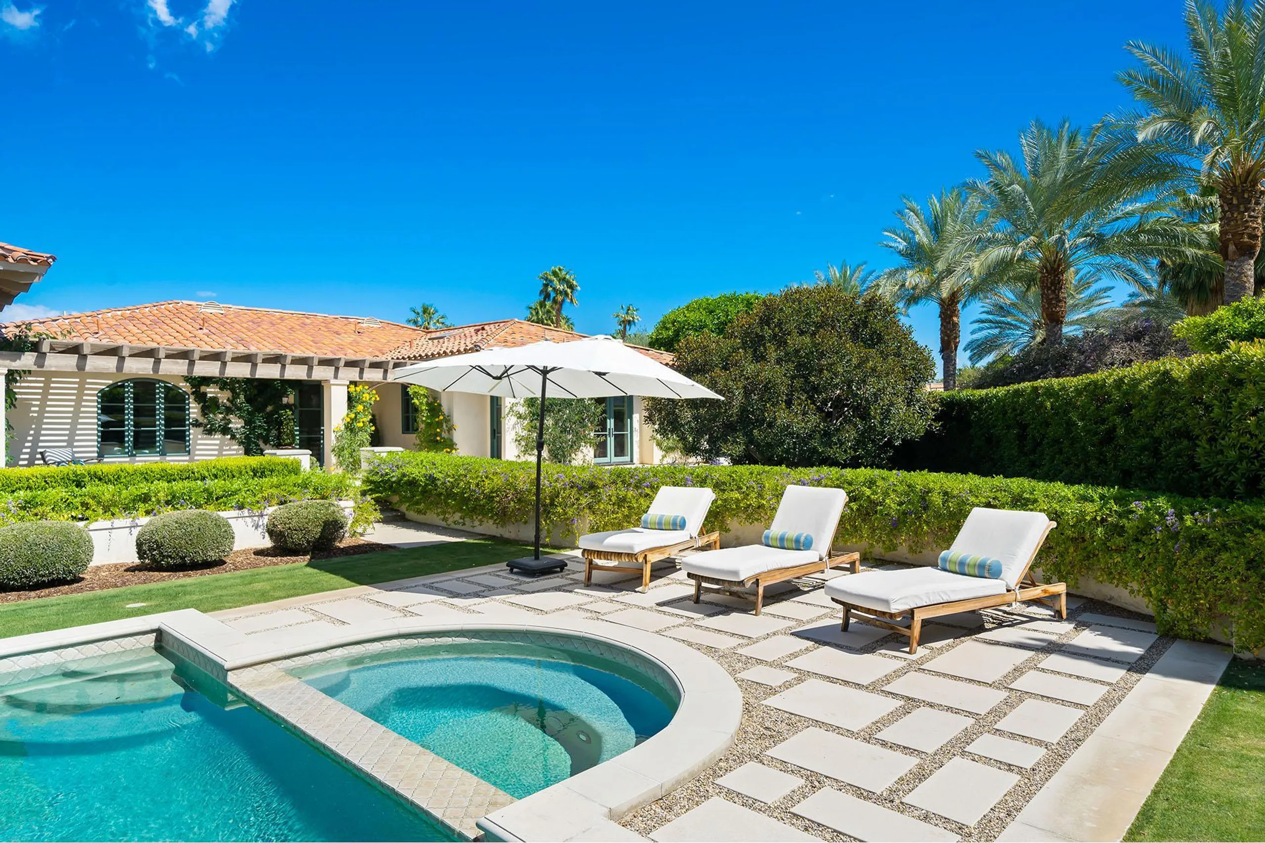Peaceful Palm Springs Retreat with Private Pool and Lush Garden Grounds — photograph 3