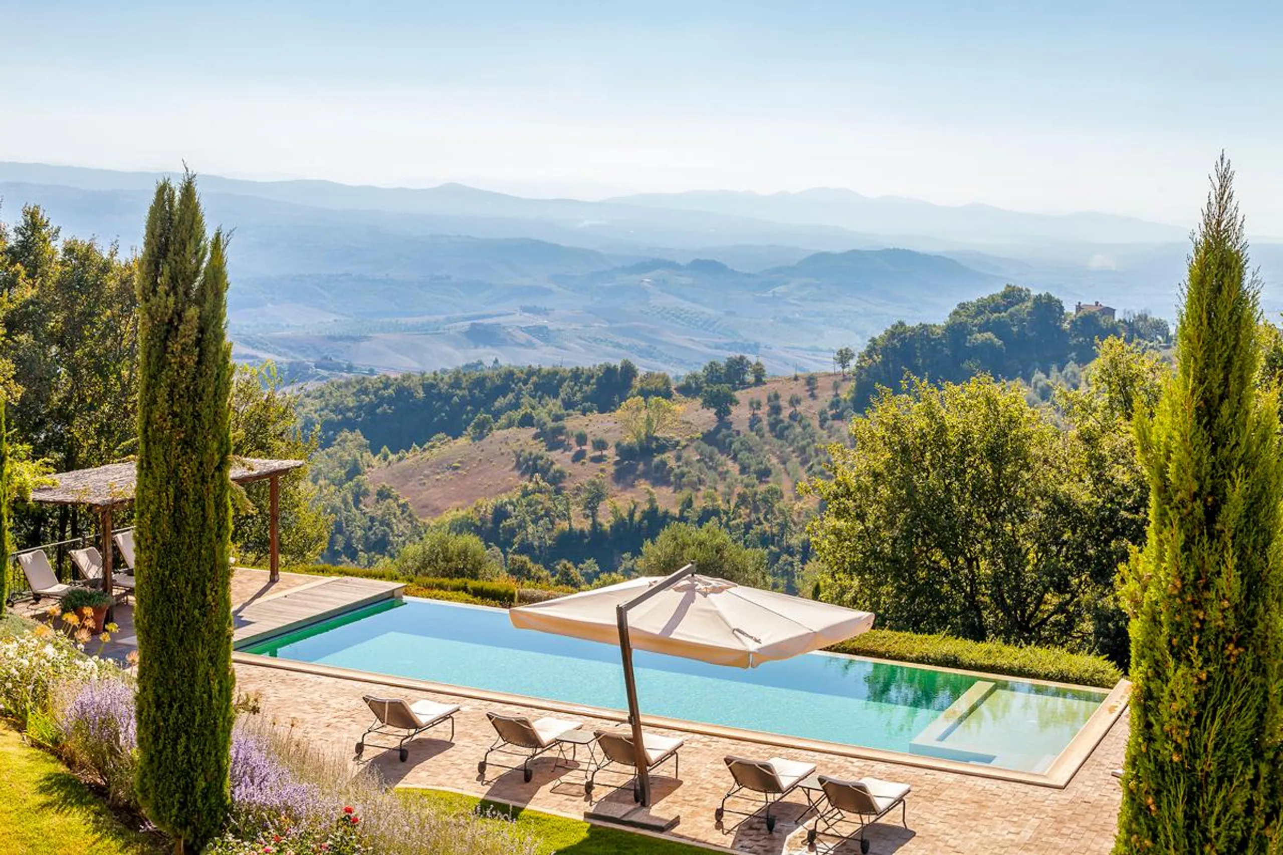Elegant Tower-Turned-Villa with Private Pool and Monte Rufeno Views, Allerona