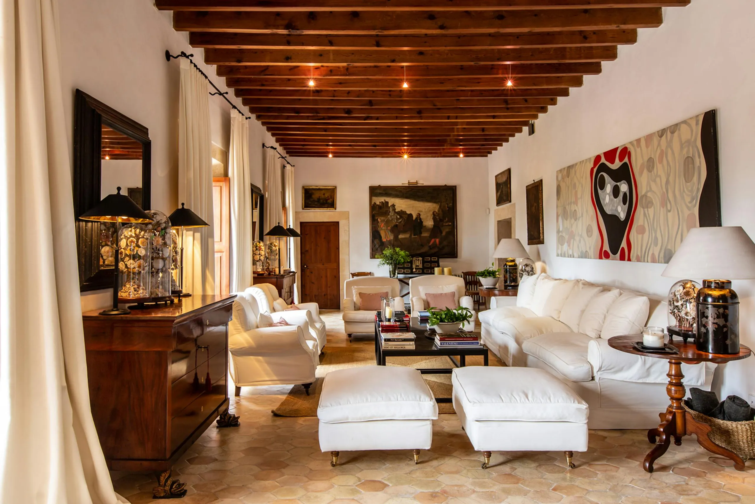 Relaxing Spanish Estate with Private Pool and Gazebo — photograph 11