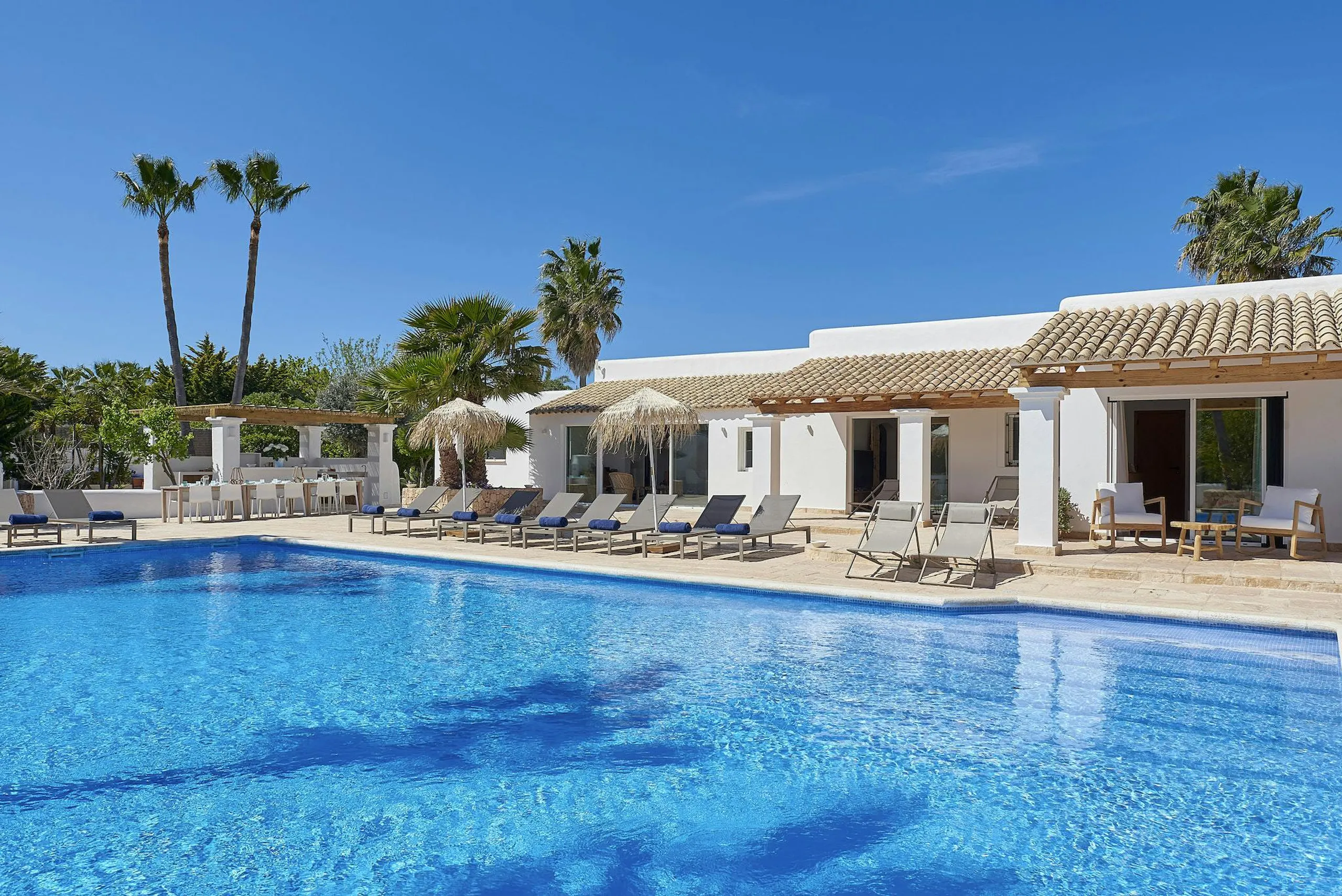 Elegant Spanish Estate in Ibiza with Private Pool and Gazebo — photograph 7