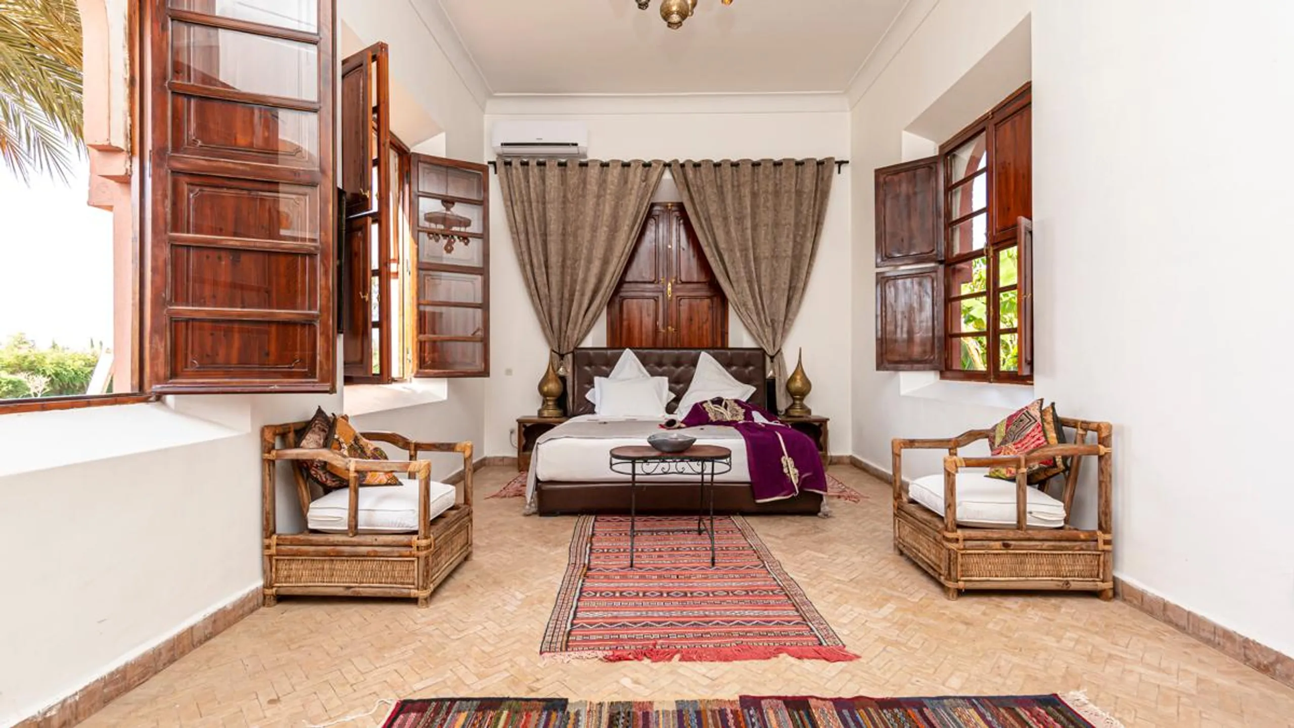 Sophisticated Villa with Private Pool and Breathtaking Atlas Mountains — photograph 9