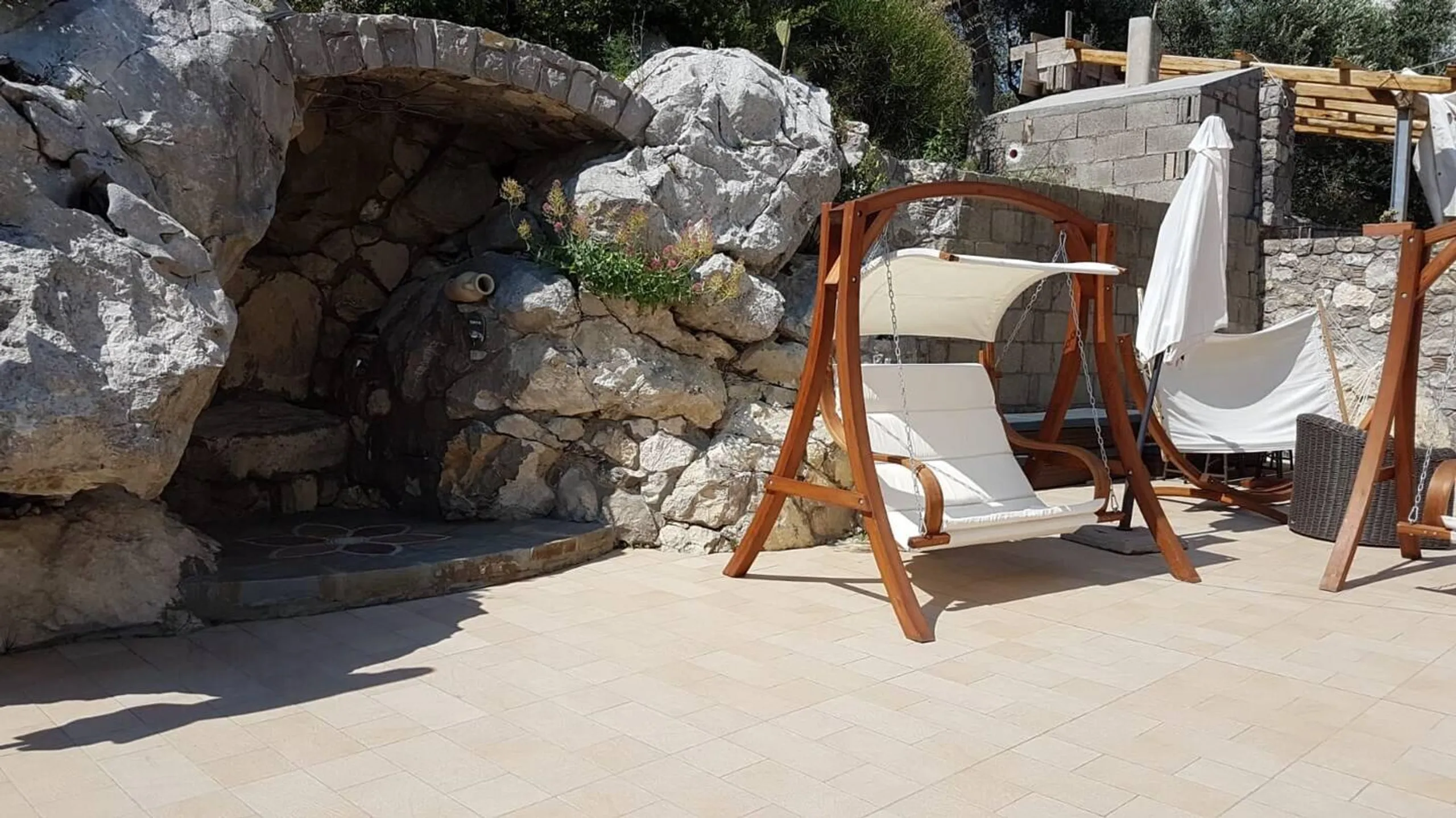 Majestic Historical Villa with Private Pool and Coastline Views — photograph 6