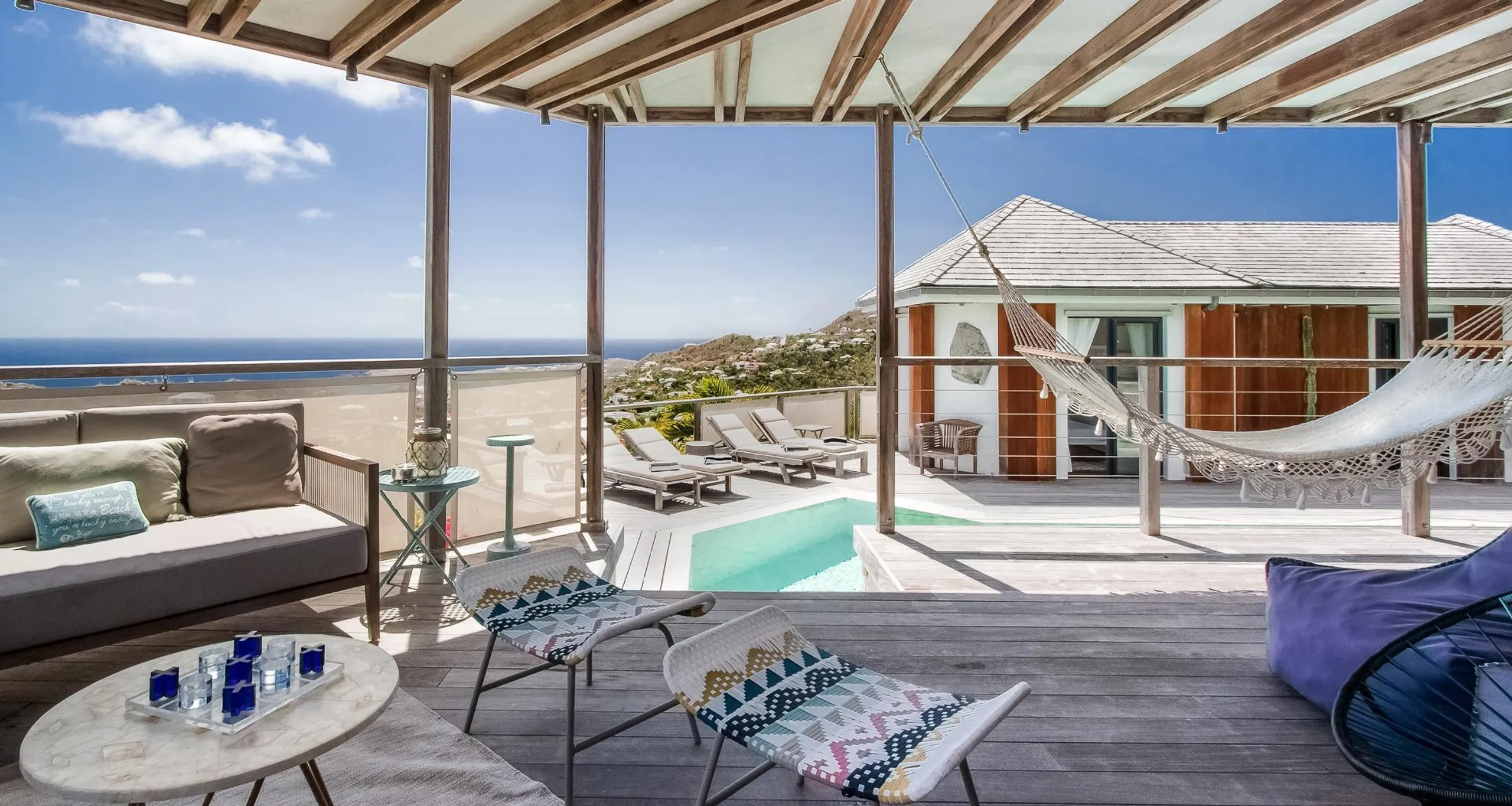 Superb Seaside Villa with Private Pool and Patio Dining — photograph 5
