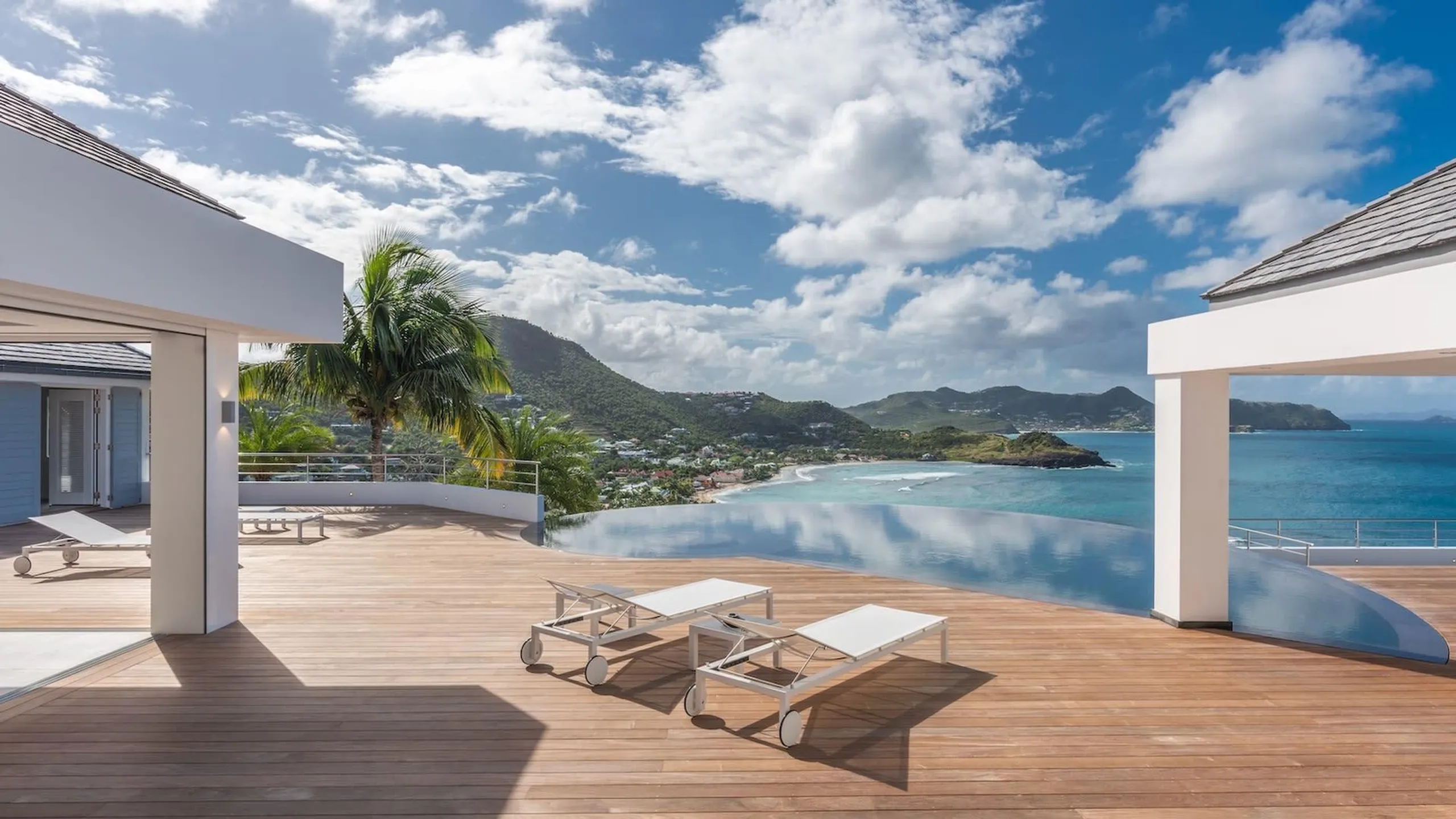 Grand Lagoon-View Villa with Heated Pool and Panoramic Views, Vitet