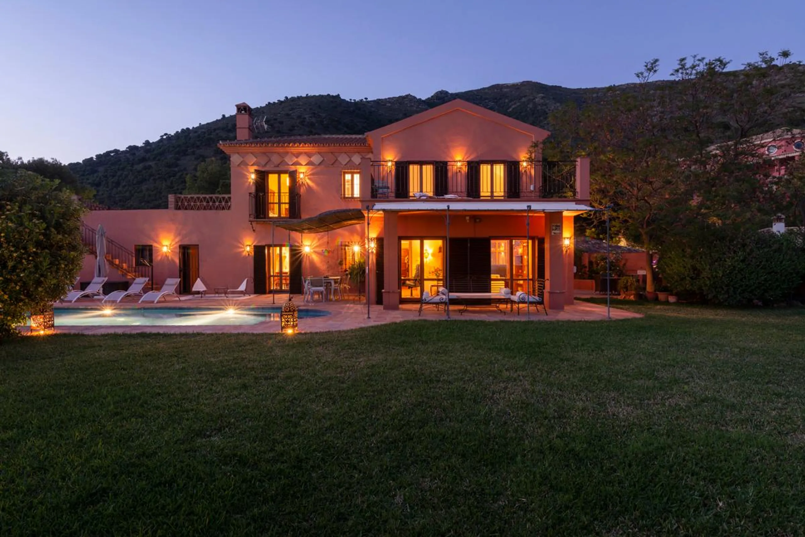 Posh Villa in Costa Del Sol with Private Pool and Garden, Mijas