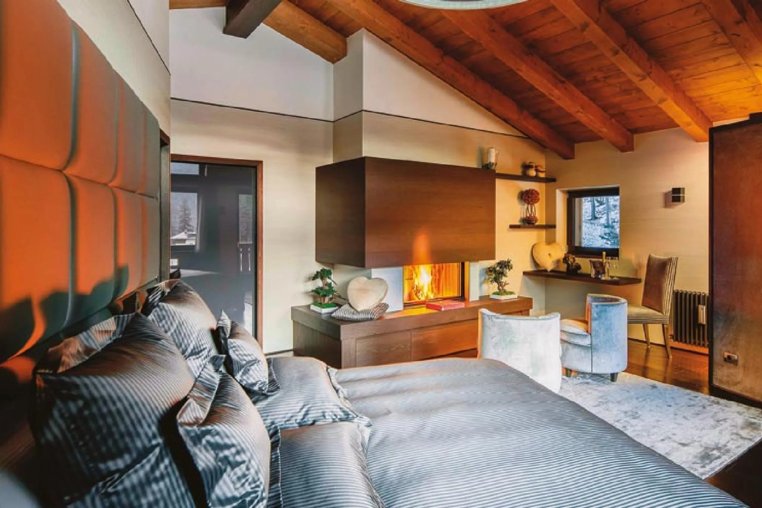 Superb Refinement Villa with Indoor Cozy Pool and Sauna — photograph 6