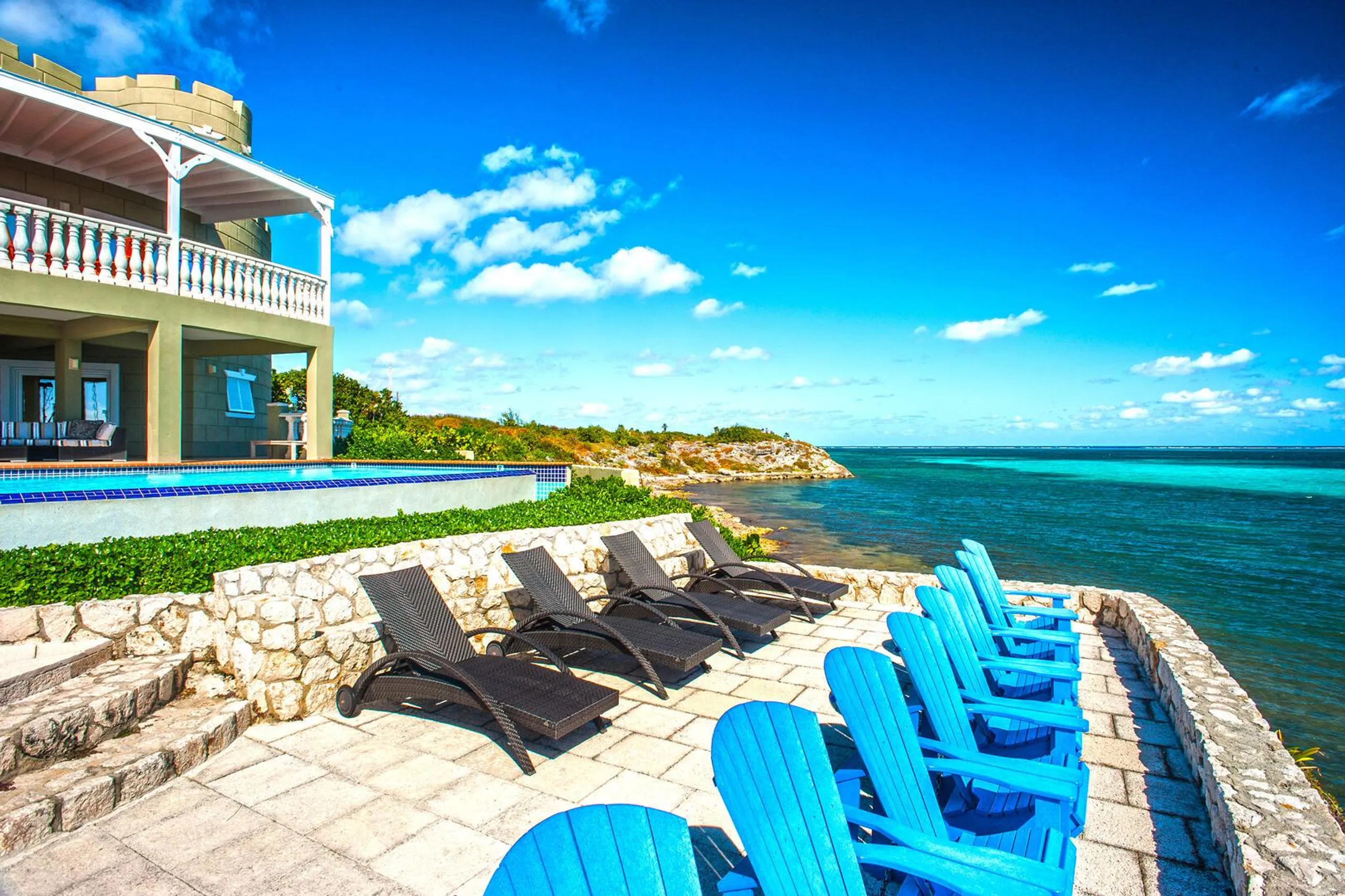 Regal Gun Bay Castle with Private Pool, Outdoor Grill, and Guest House — photograph 2