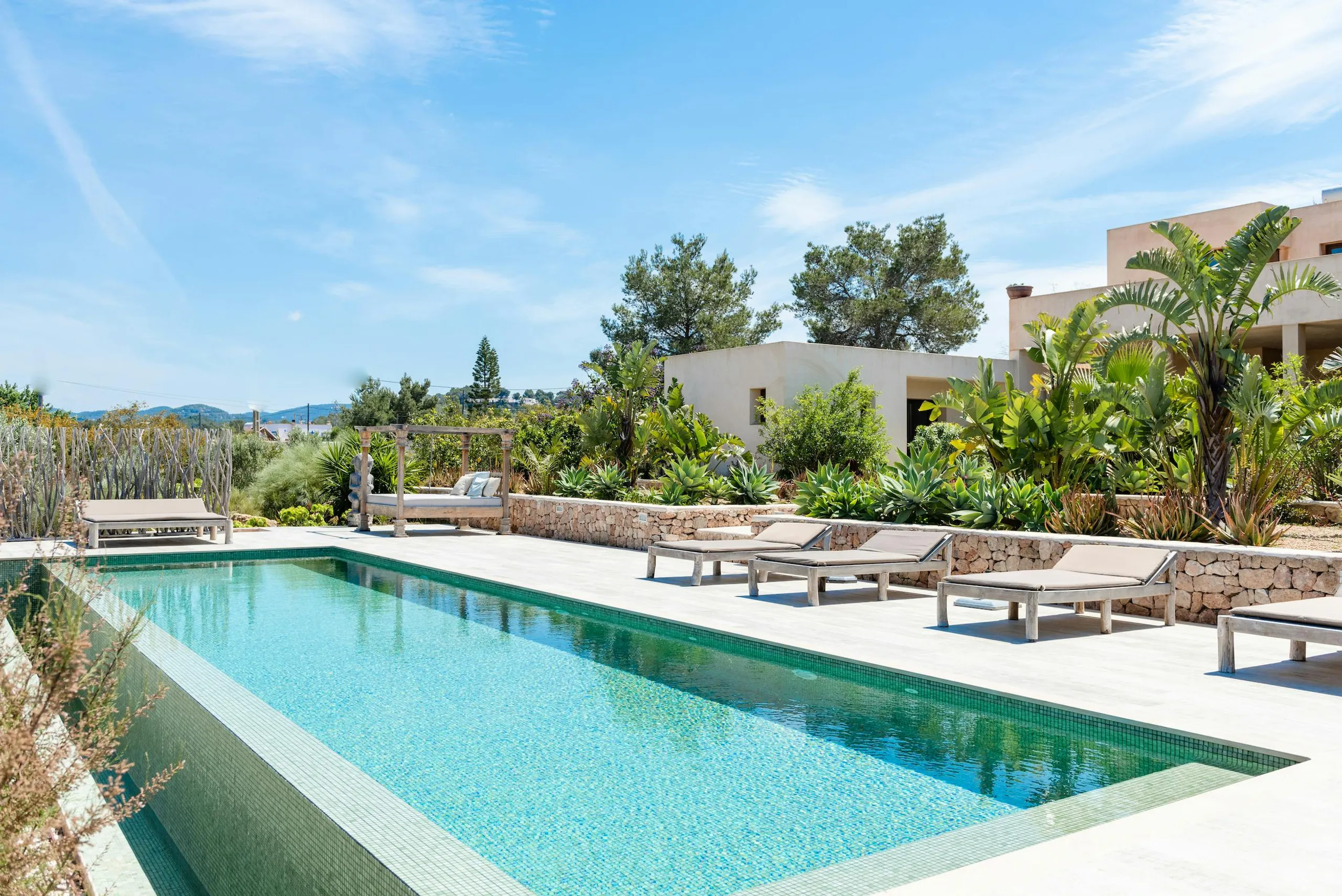 Spanish Serenity Villa in Ibiza with Private Pool and Gazebo — photograph 4