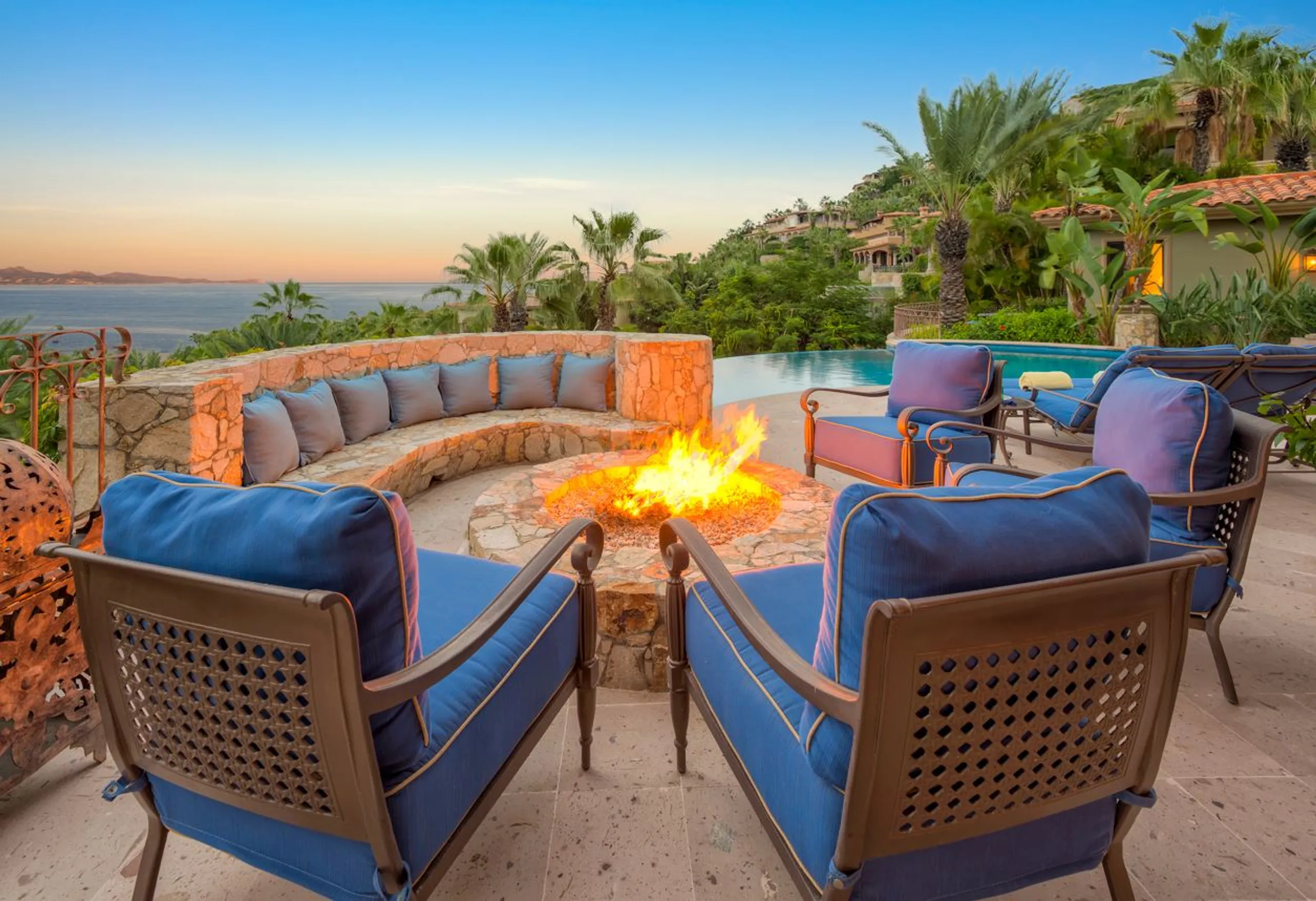 Opulent 5-Bedroom Villa with Private Infinity Pool, Firepit, and Ocean Views — photograph 3