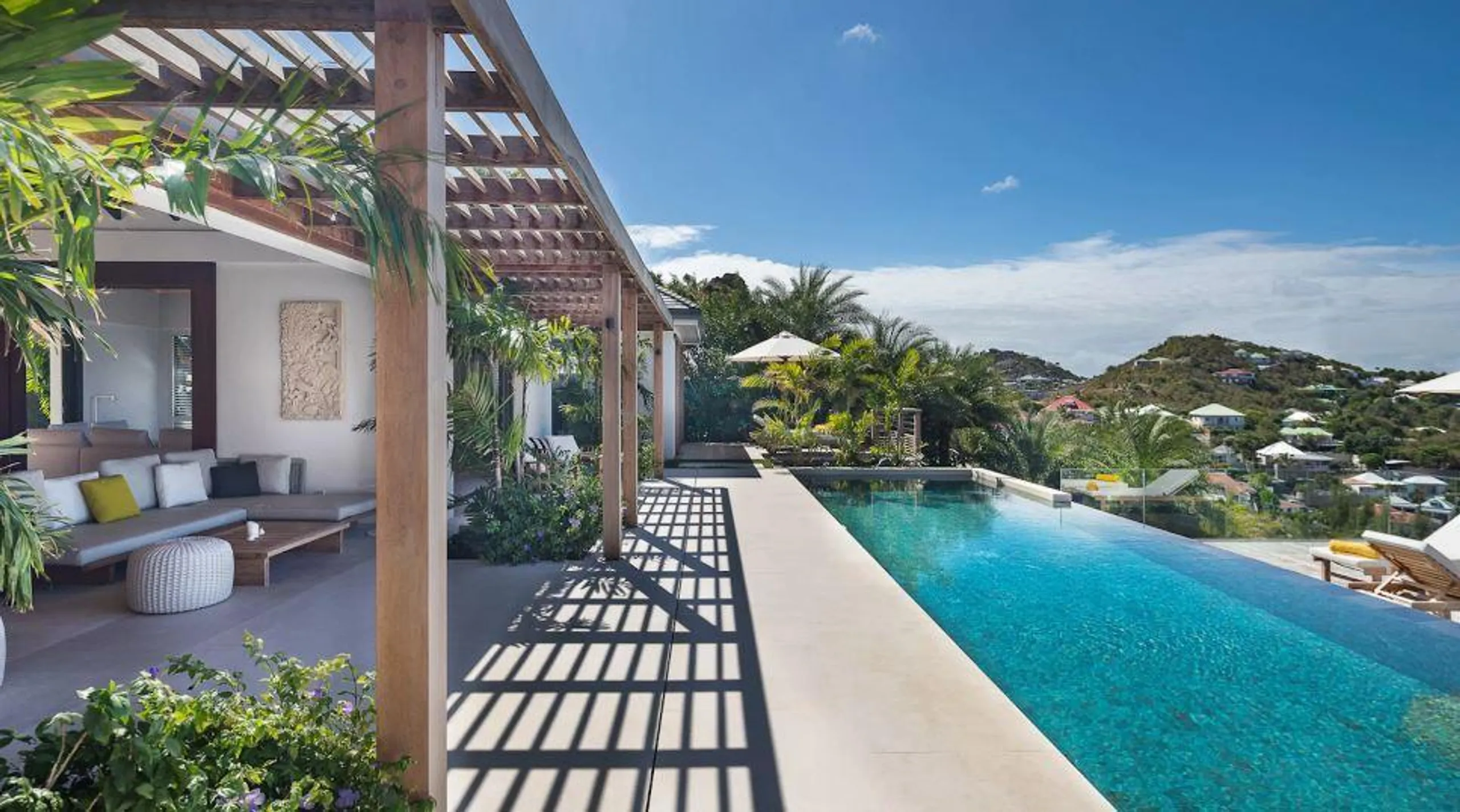 Elegant Oasis Villa with Gorgeous Pool and Stunning Views, Colombier