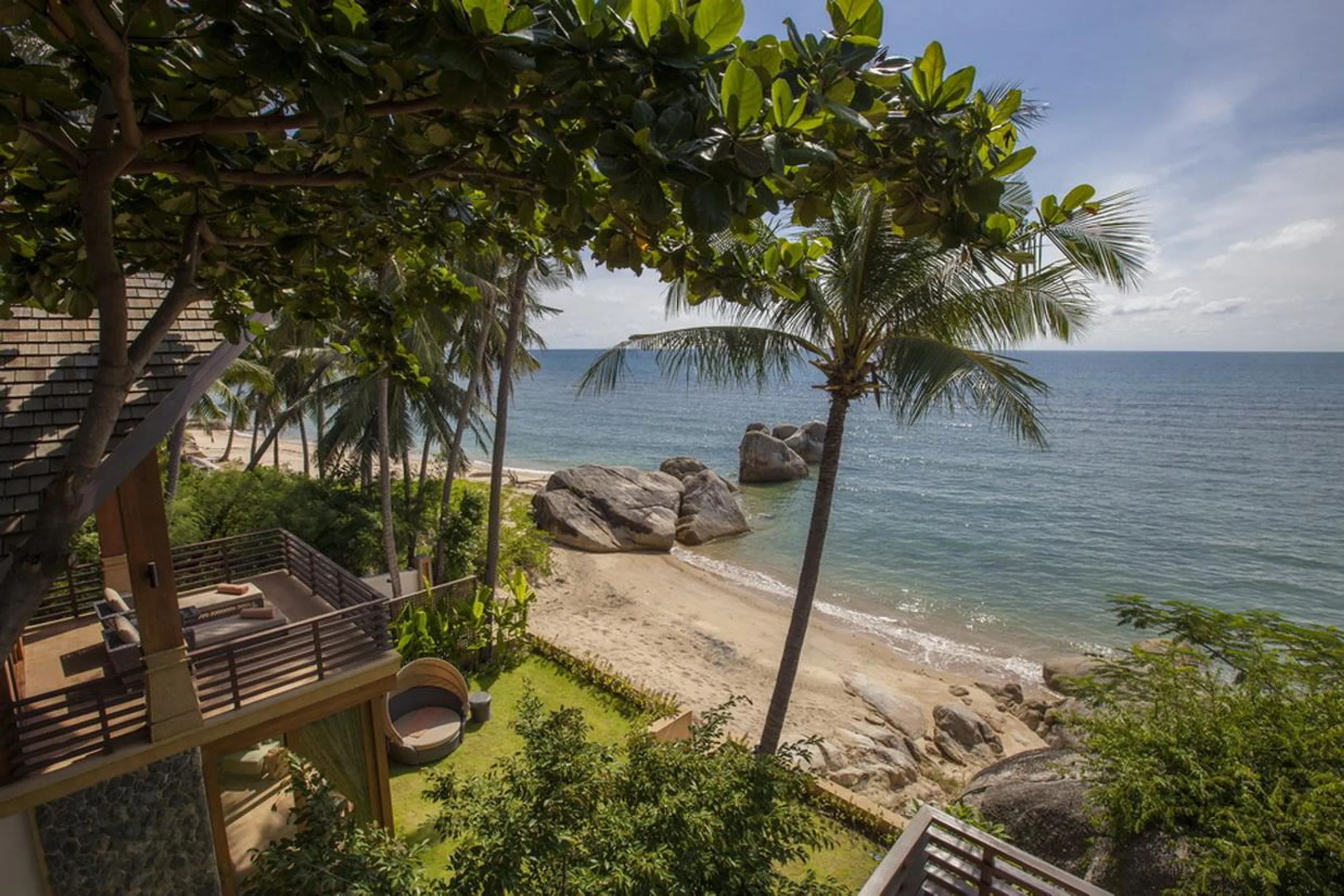 Imposing Modern Tropical Home with Private Pool and Stunning Sea Views — photograph 4