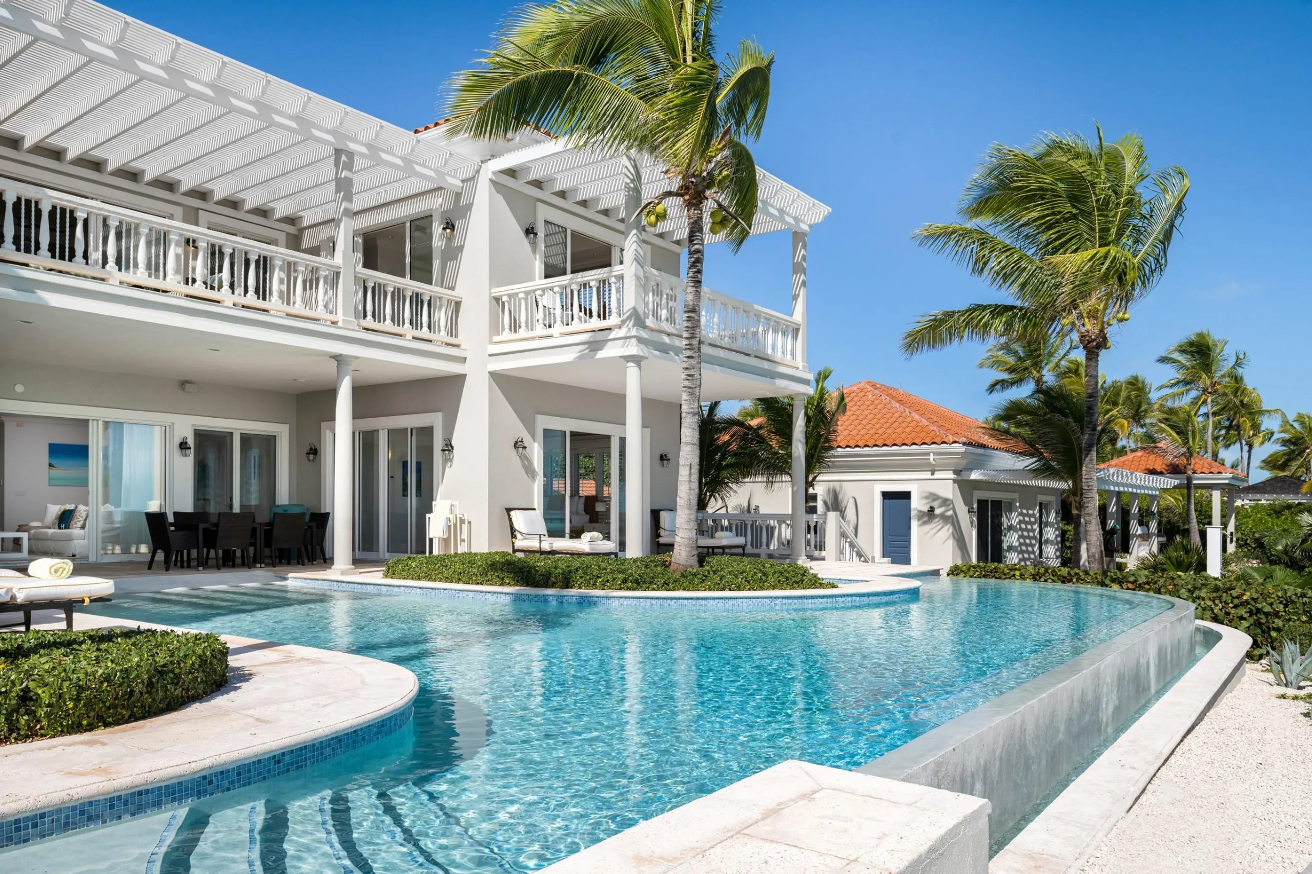 Stunning Luxury Estate in Long Bay with Oceanfront Views, Tennis, and Private Infinity Pool — photograph 2