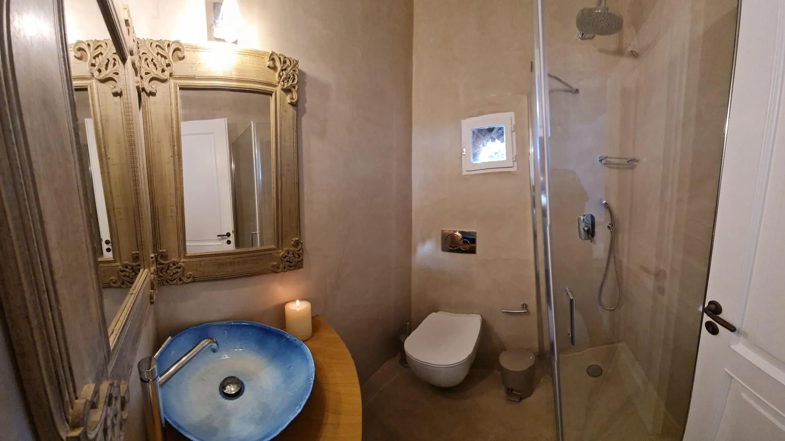 Hilltop Luminous Villa with Private Pool and Ocean Views — photograph 9
