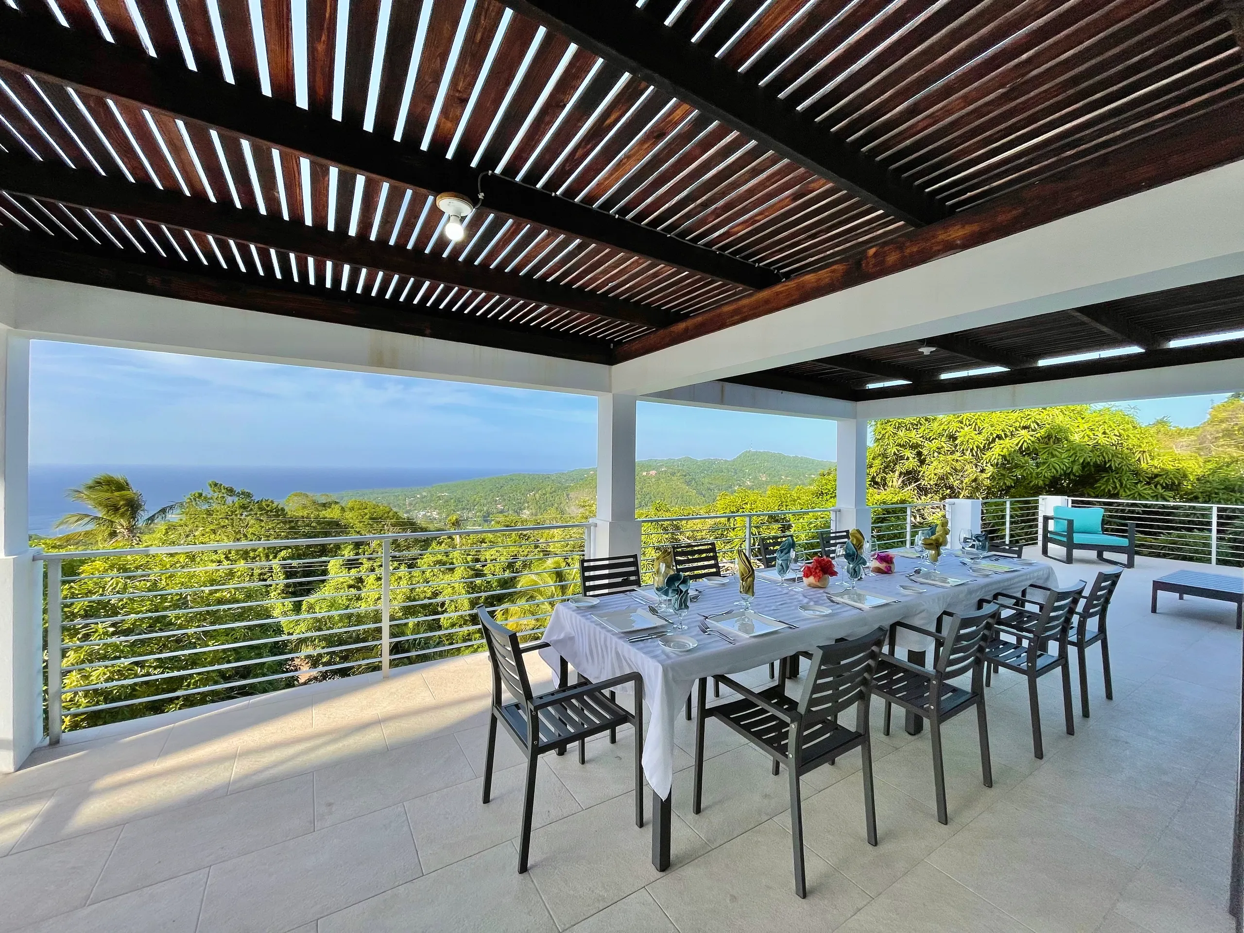 Lovely 5-Bedroom Villa in Oracabessa with Private Pool, Panoramic Sea Views and Lush Landscaped Grounds — photograph 4