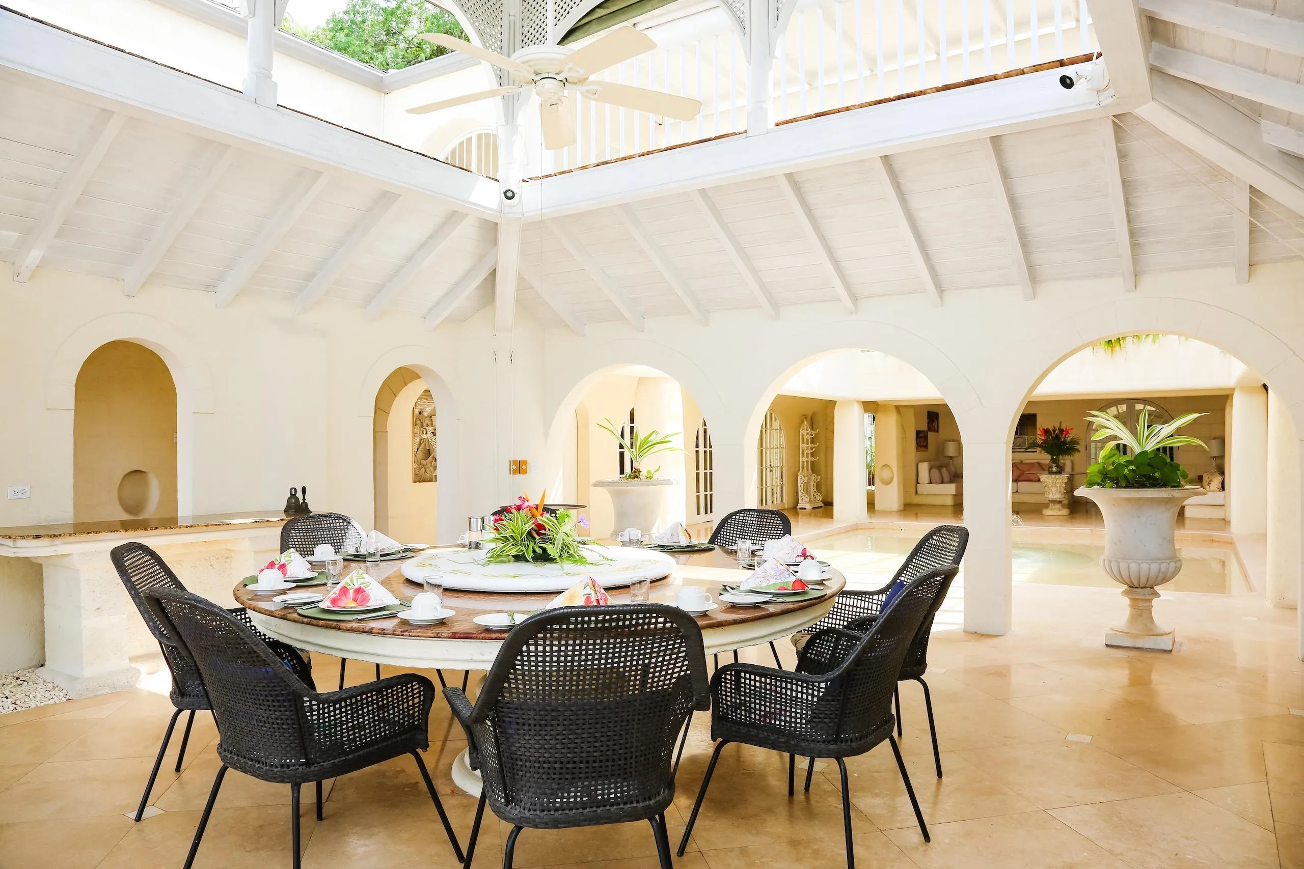 Relaxing Luxury Beachfront Villa with Private Pool and Caribbean Sea Views — photograph 7