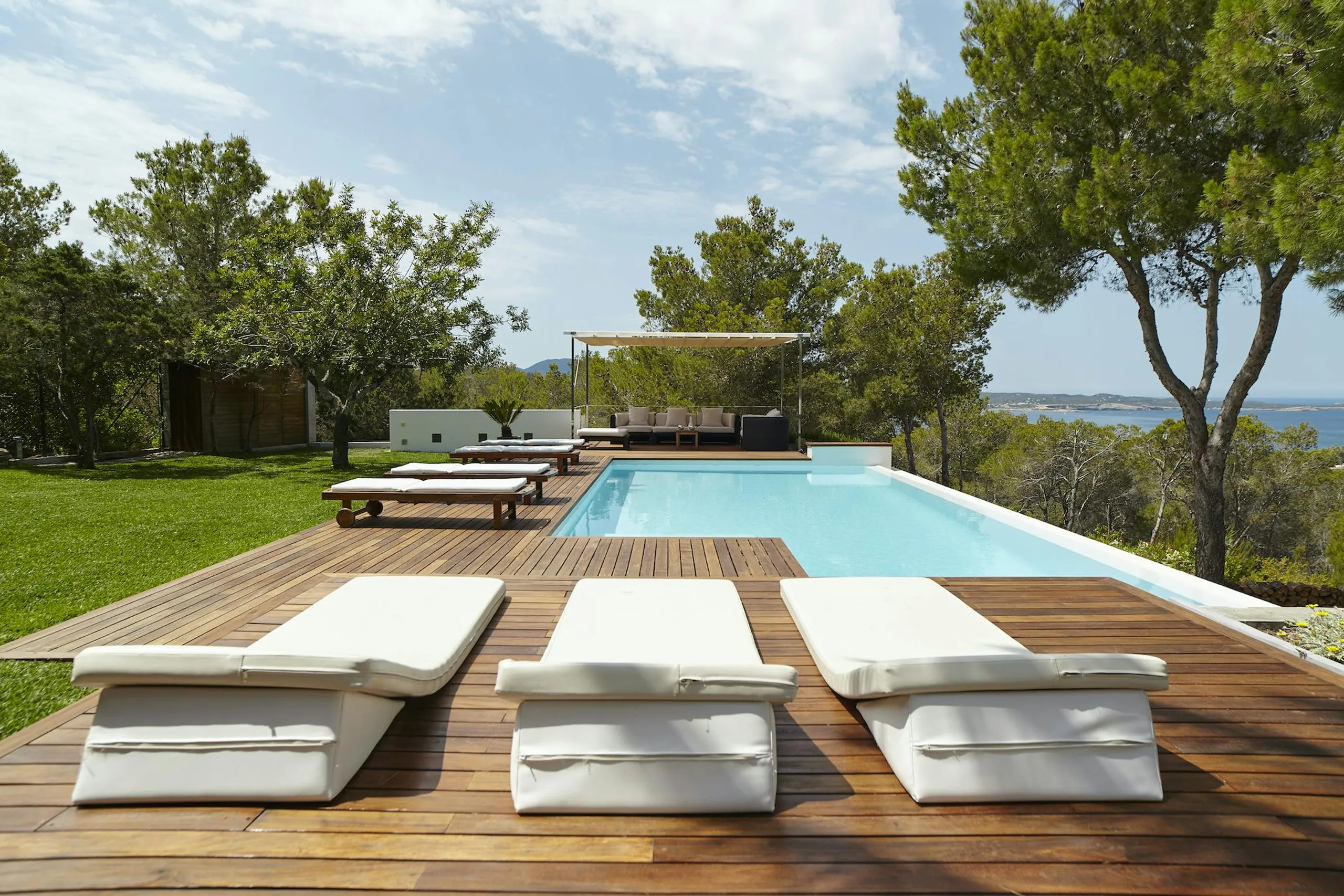 Glamorous Ibiza Seaview Estate with Private Pool and Sun Deck — photograph 5