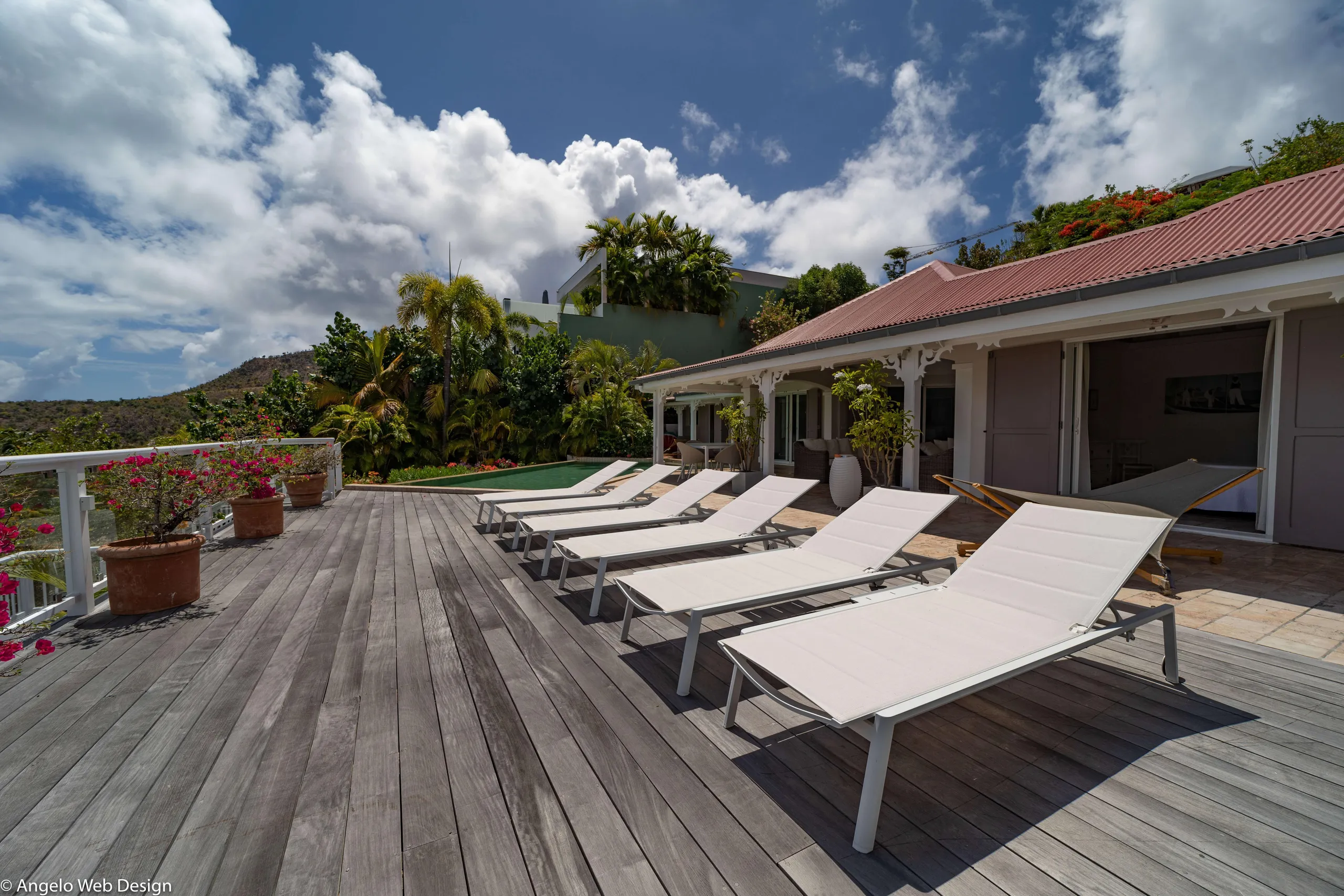 Bright Luxe Villa with Stunning Ocean Views Overlooking St. Jean Bay — photograph 7