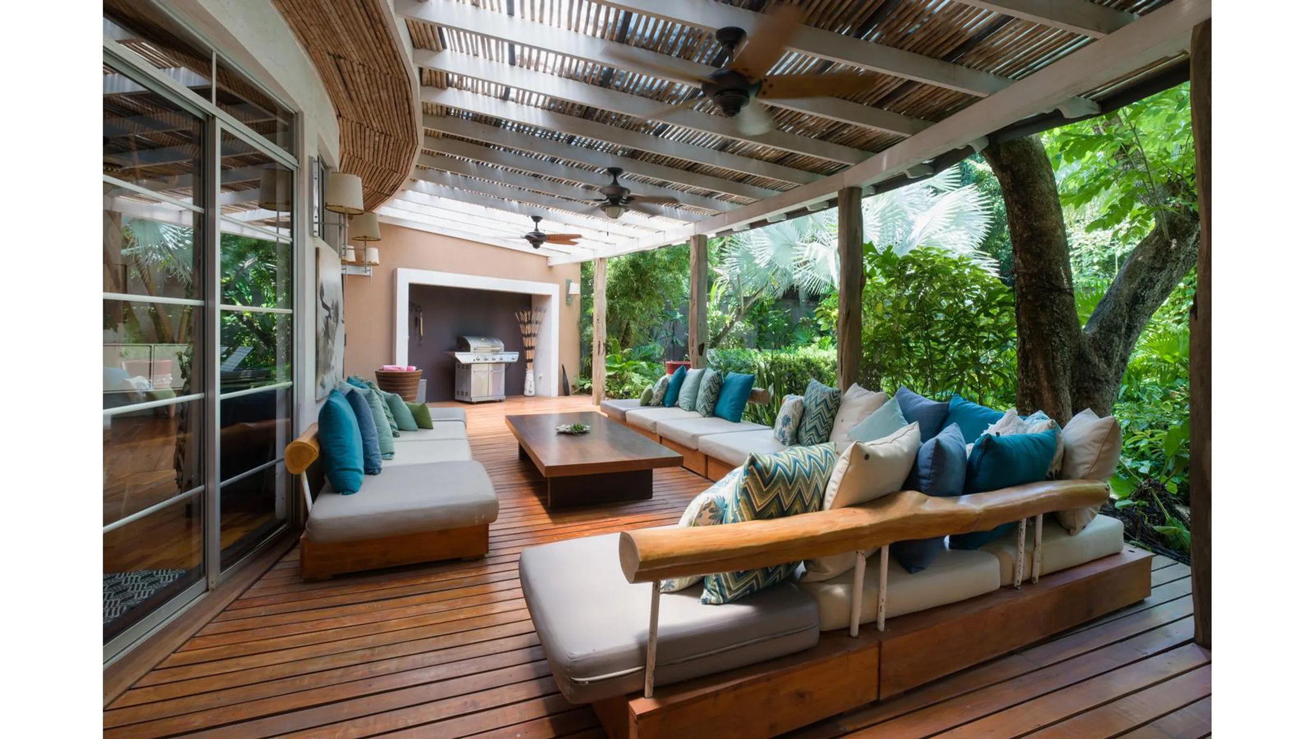 Bold Designer Villa in Tamarindo with Private Pool and Gardens — photograph 5