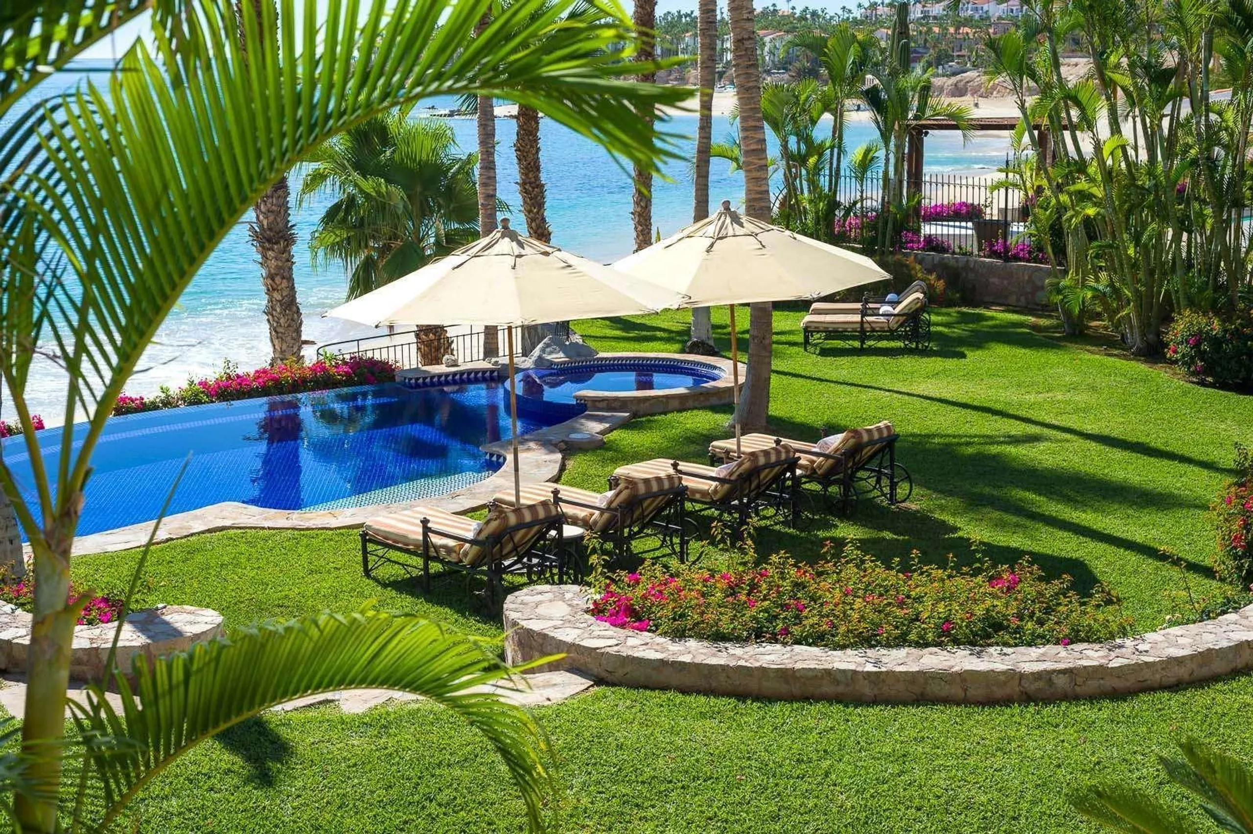 Peaceful Front beach Villa in Palmilla — photograph 2