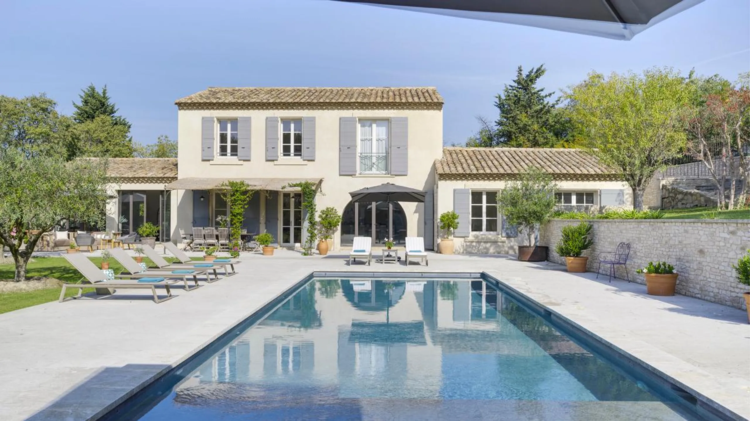 Tranquil Countryside Villa with Private Heated Pool & Serene Surroundings, Saint Remy De Provence