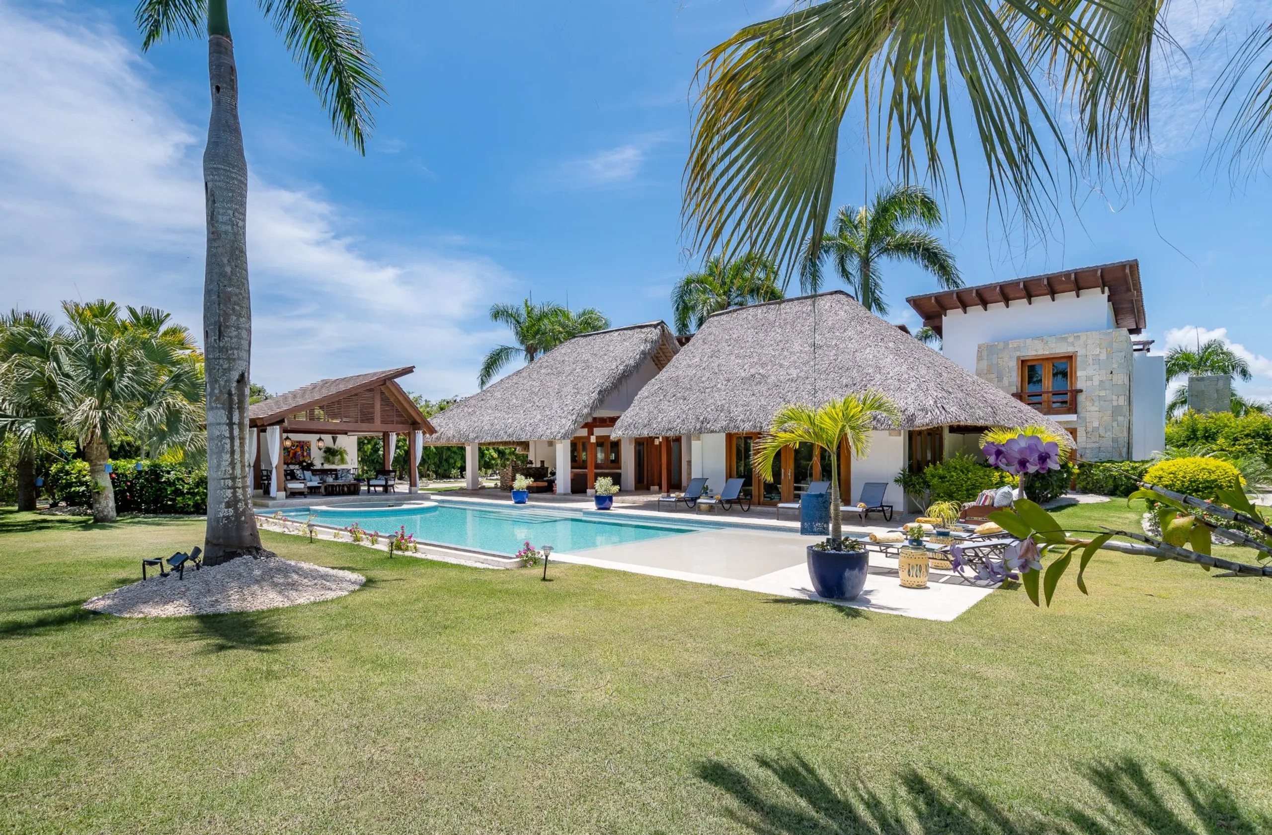 Elegant Cap Cana 12,000 Sq. Ft. Villa with Private Pool & Tropical Charm — photograph 11