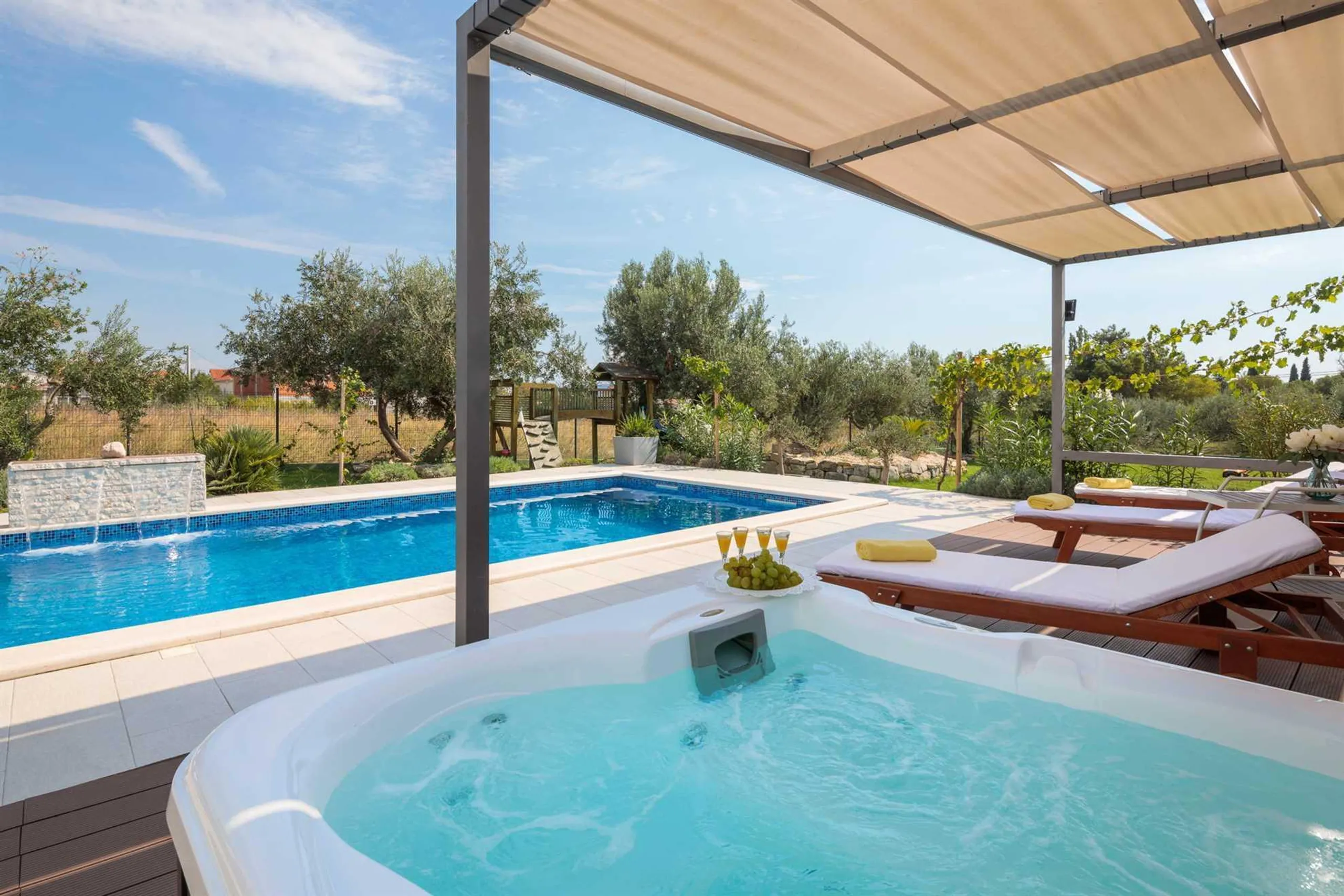 Gleaming Newly Built Villa with Private Pool, and near Split's UNESCO Heritage Sites — photograph 12