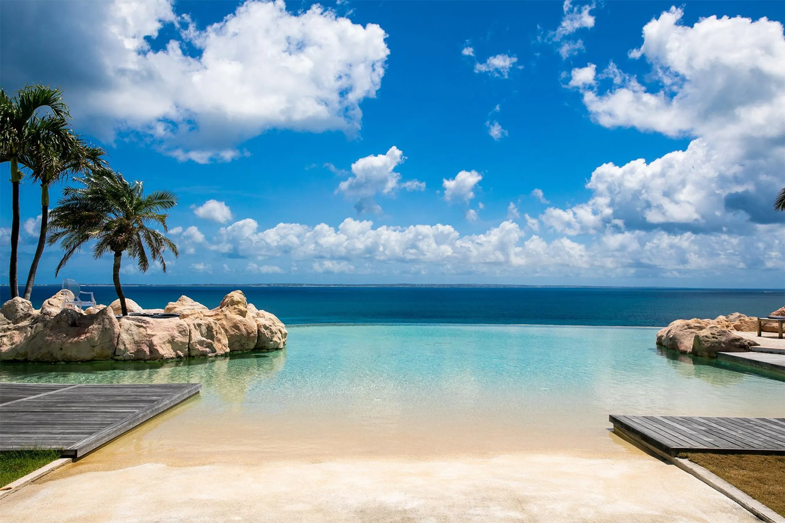 Luxury Terres Basses Estate with Lagoon Infinity Pool and Caribbean Sea Views — photograph 2